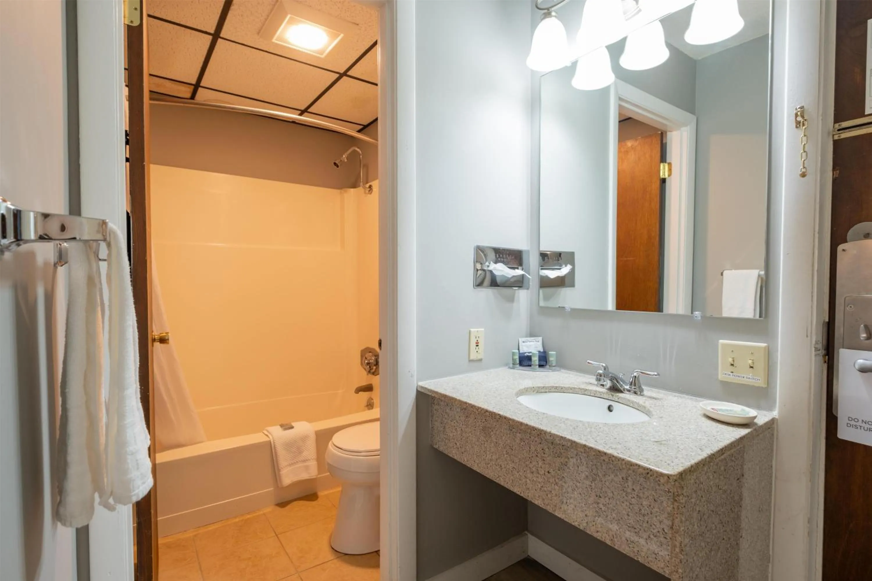 Bathroom in Fireside Inn and Suites Bangor