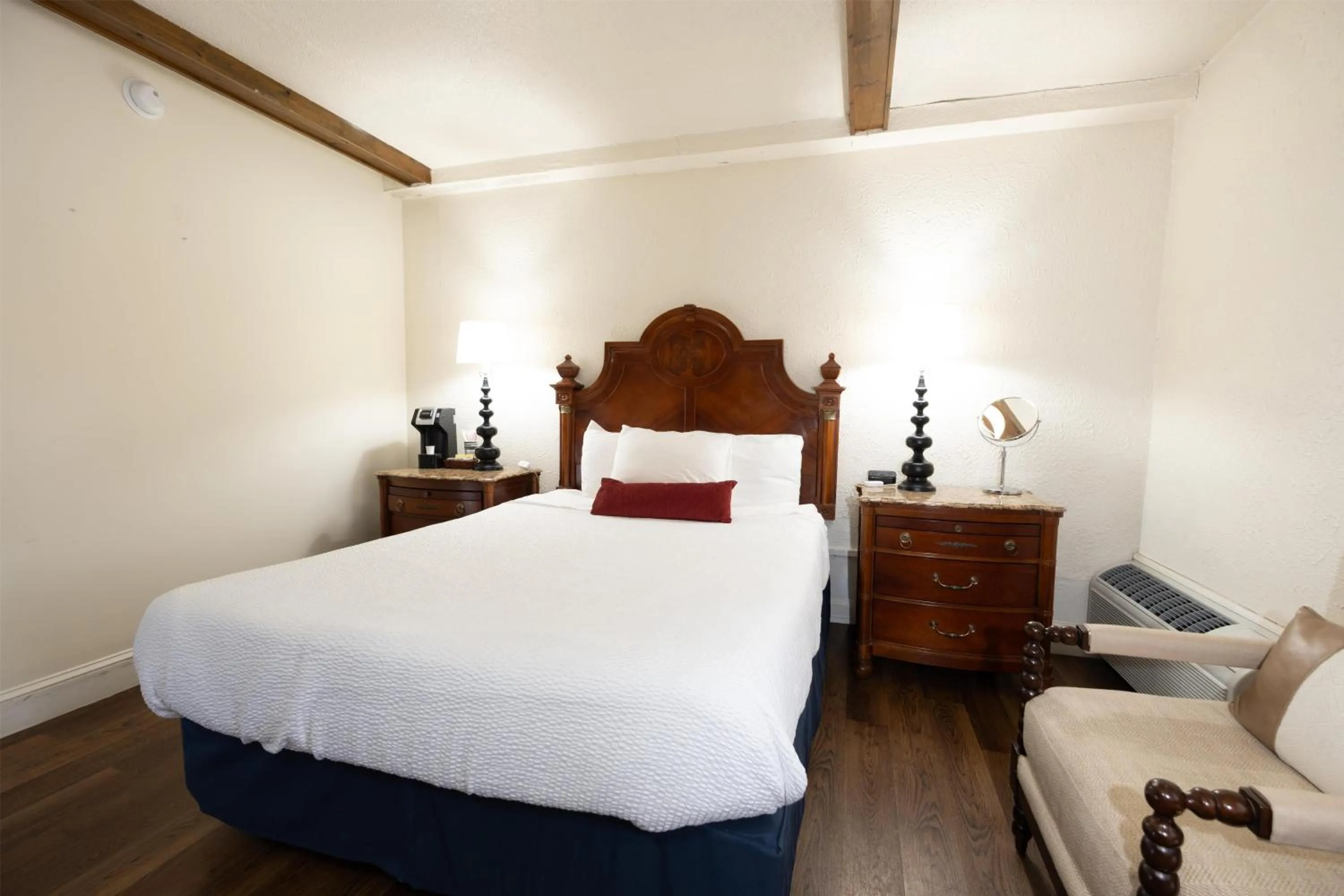 Bedroom, Bed in Fireside Inn and Suites Bangor