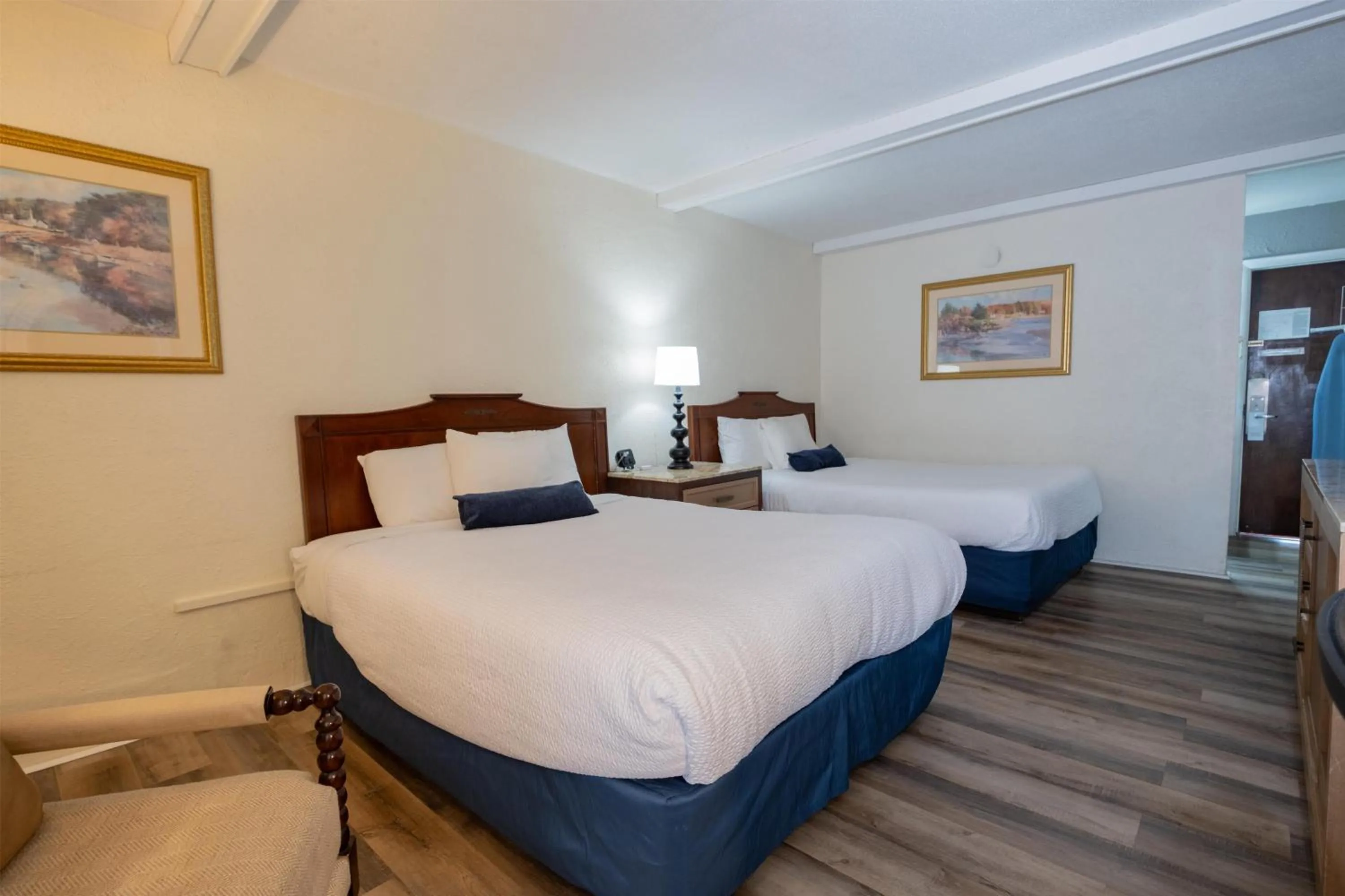 Bedroom, Bed in Fireside Inn and Suites Bangor