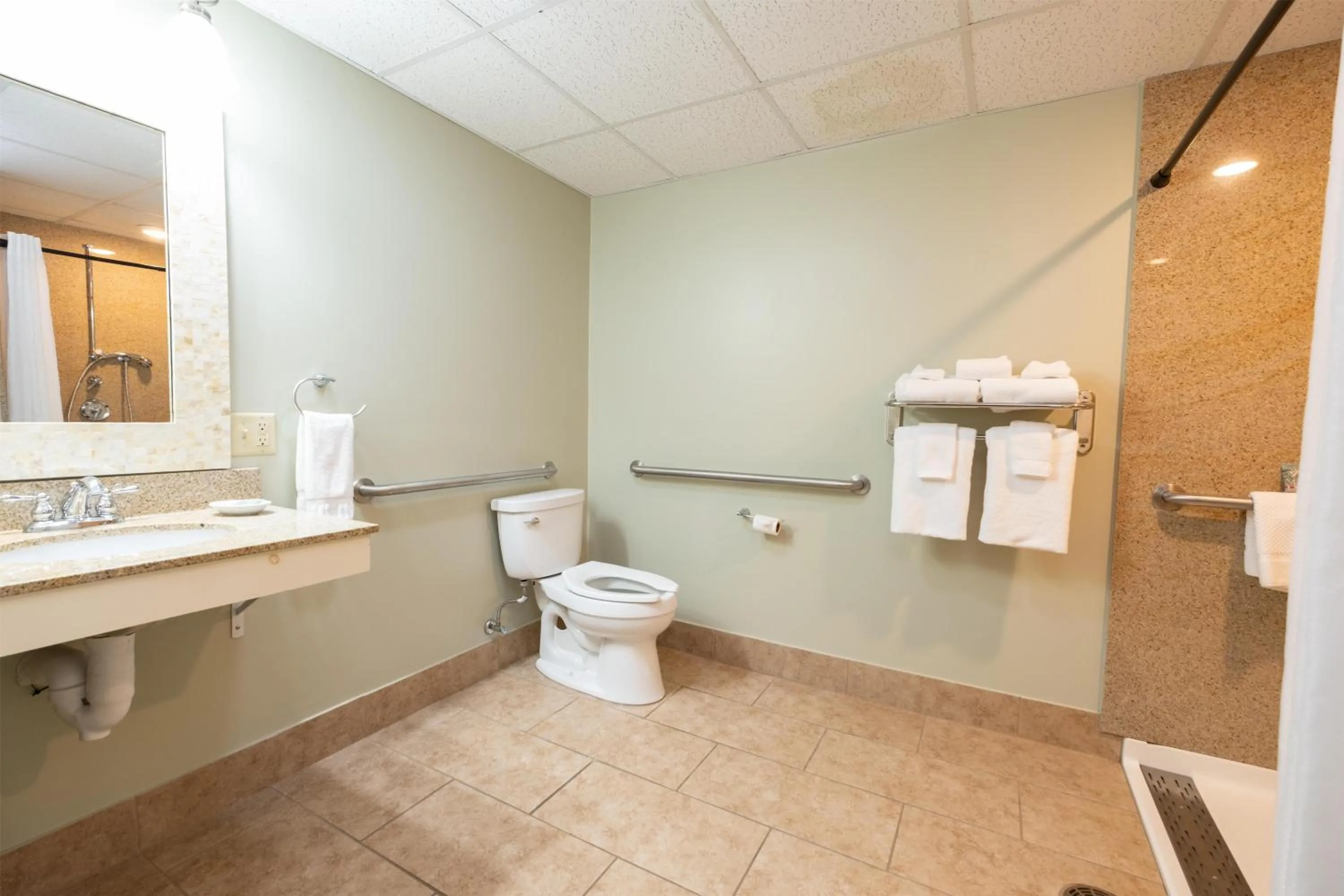 Bathroom in Fireside Inn and Suites Bangor