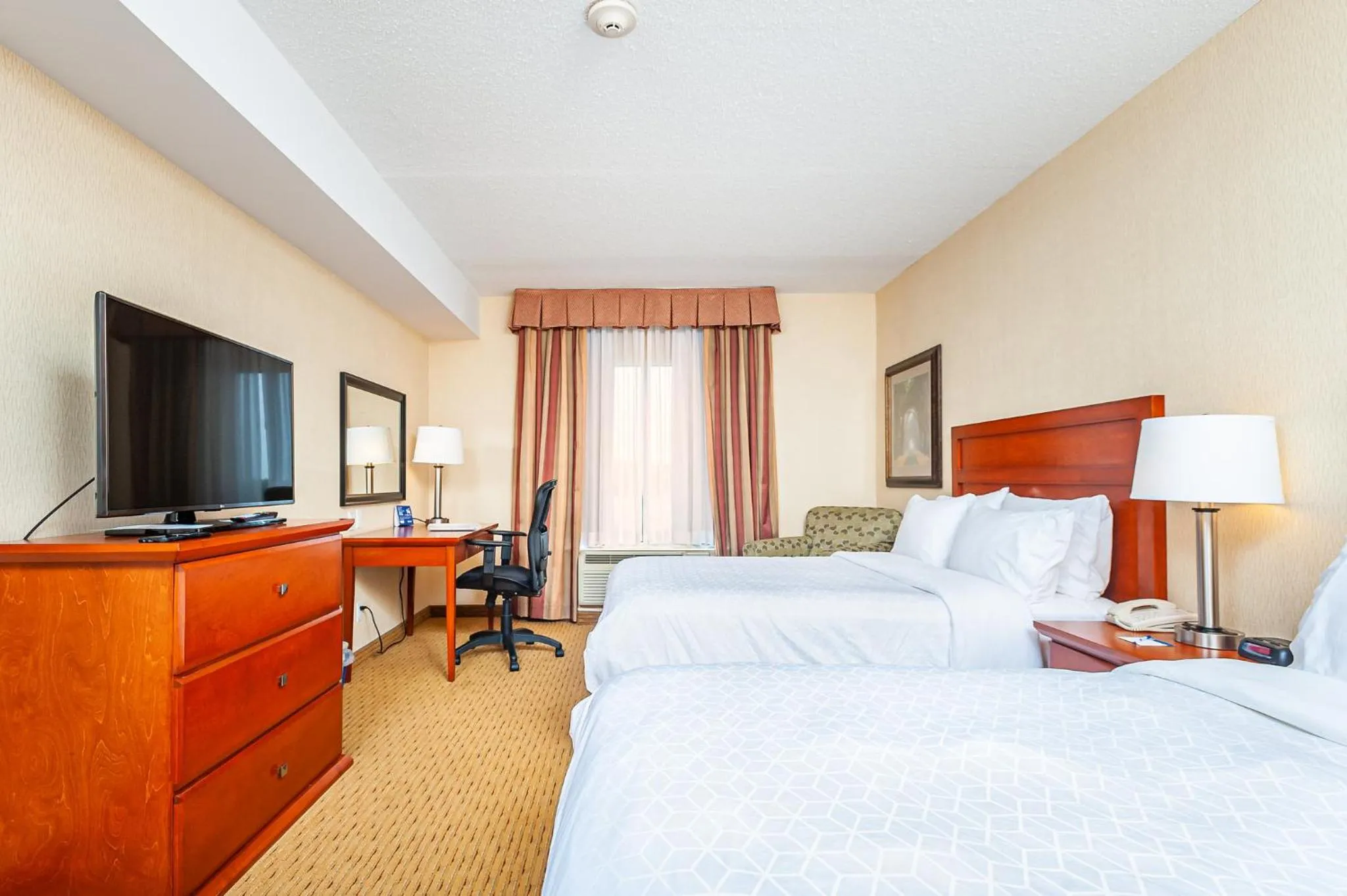 Photo of the whole room, Bed in Holiday Inn Express Hotel & Suites Clarington - Bowmanville by IHG