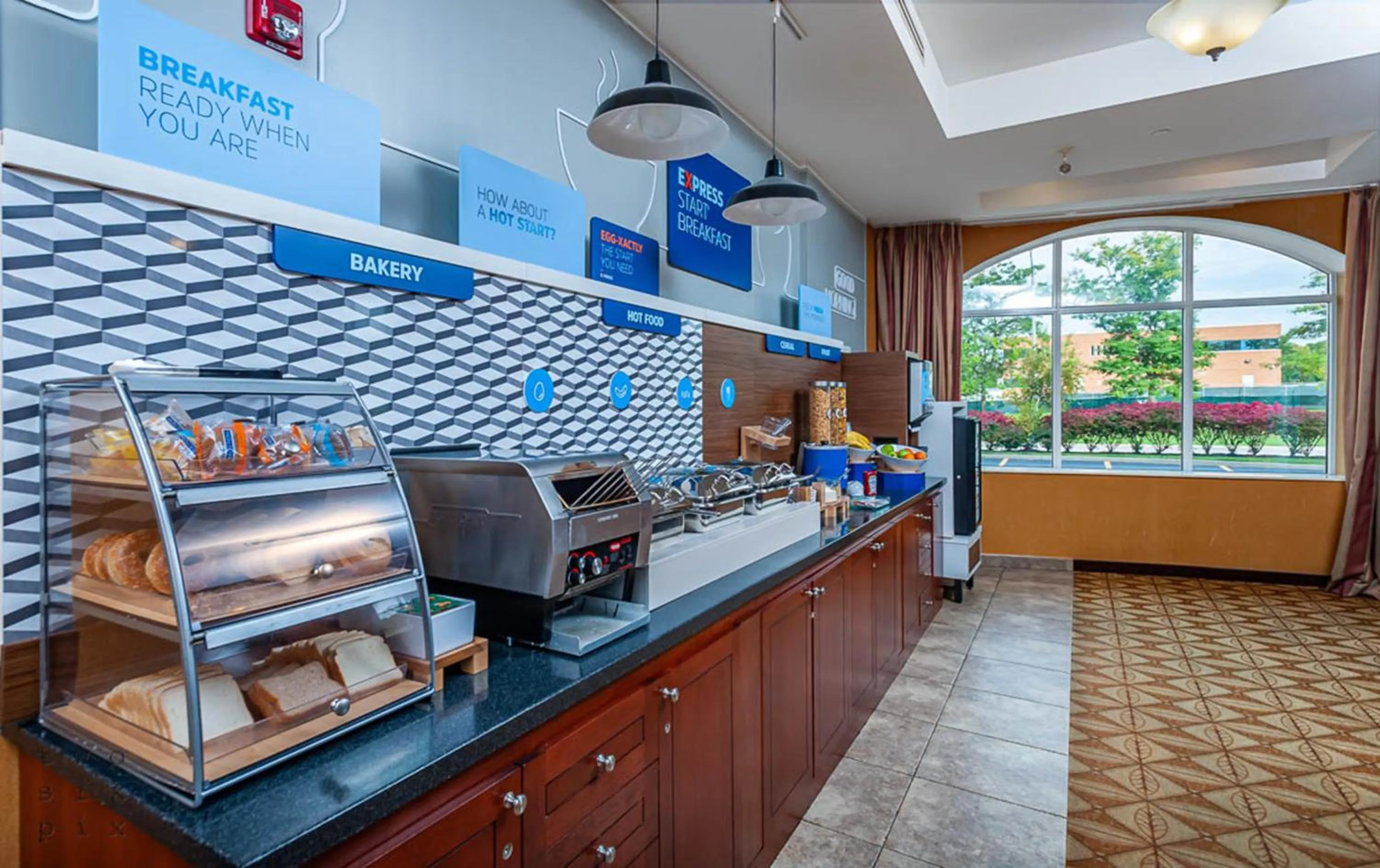 Restaurant/places to eat in Holiday Inn Express Hotel & Suites Clarington - Bowmanville by IHG