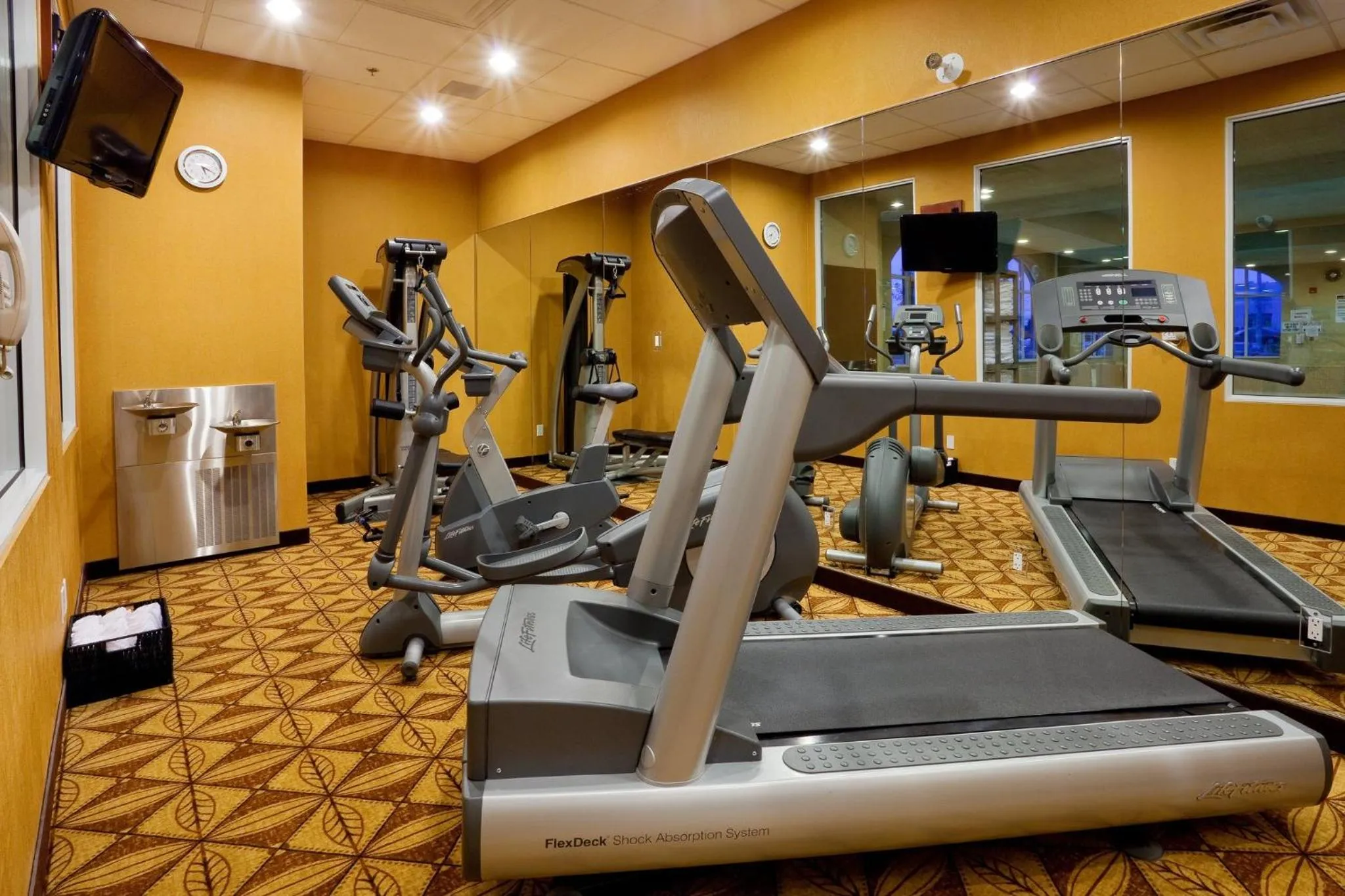 Spa and wellness centre/facilities in Holiday Inn Express Hotel & Suites Clarington - Bowmanville by IHG