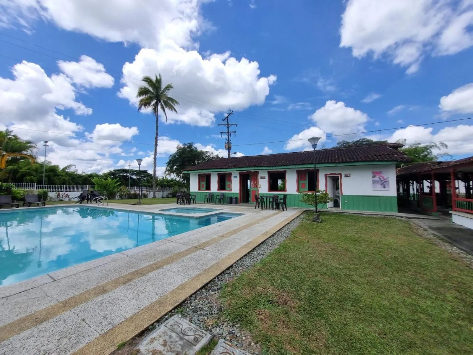 Swimming pool in Hotel campestre La Floresta