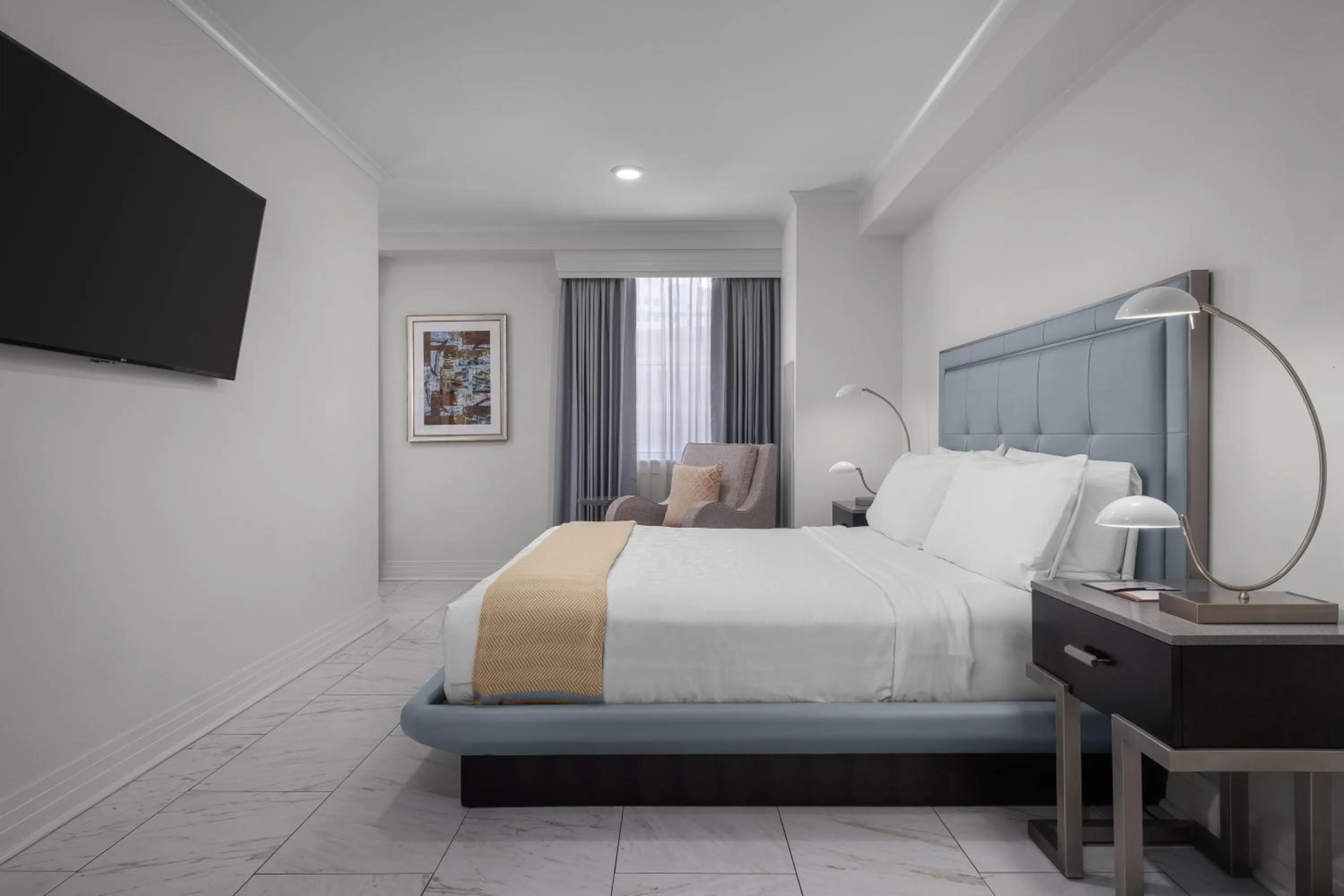 Bed in The Jung Hotel and Residences