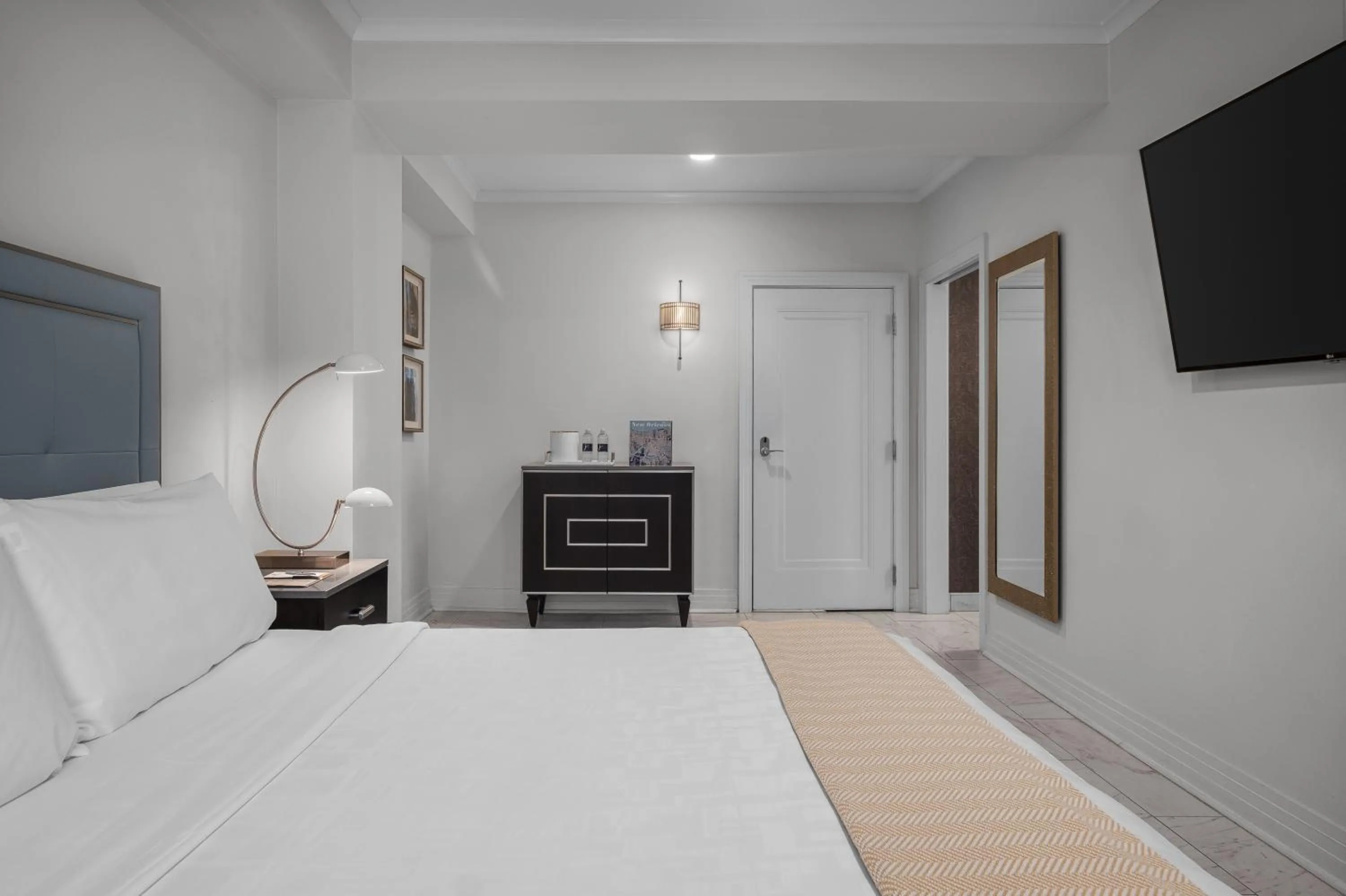 Bed in The Jung Hotel and Residences