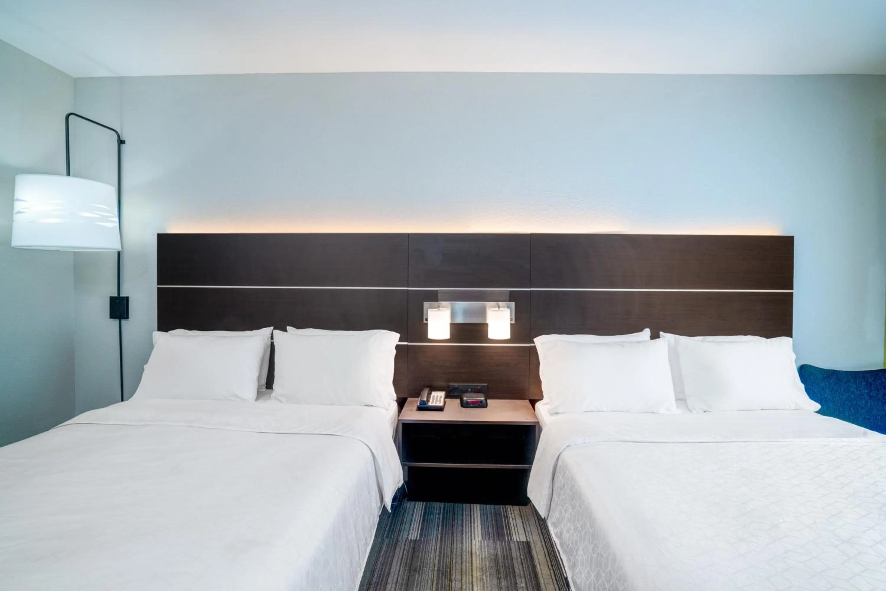 Photo of the whole room, Bed in Holiday Inn Express Hotel Winona North by IHG