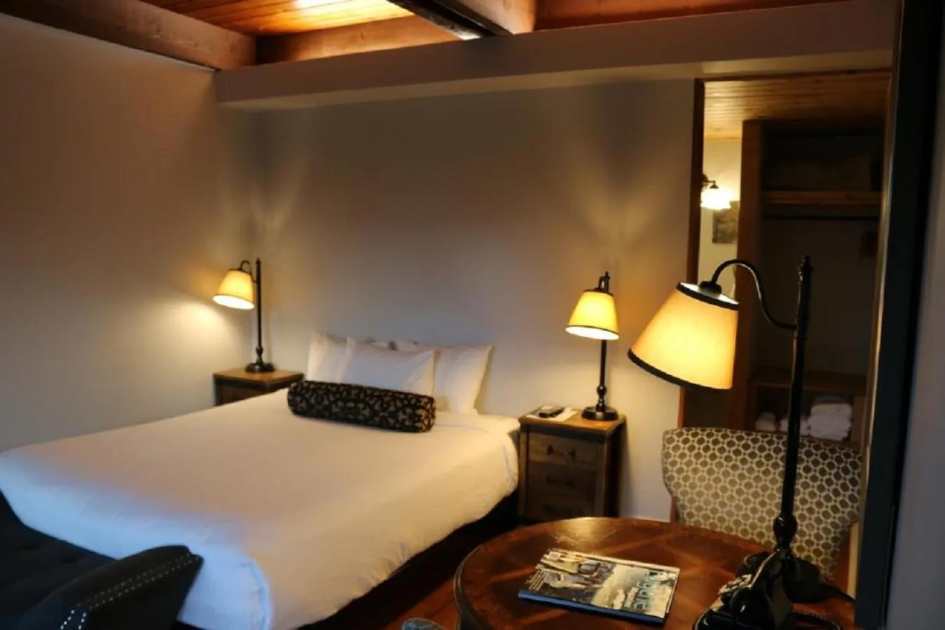 Bed in Timbers Inn