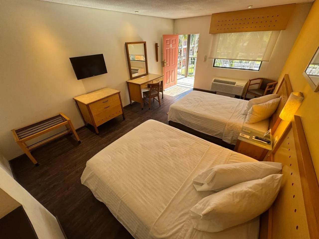 Photo of the whole room, Bed in Hotel Colonial Hermosillo