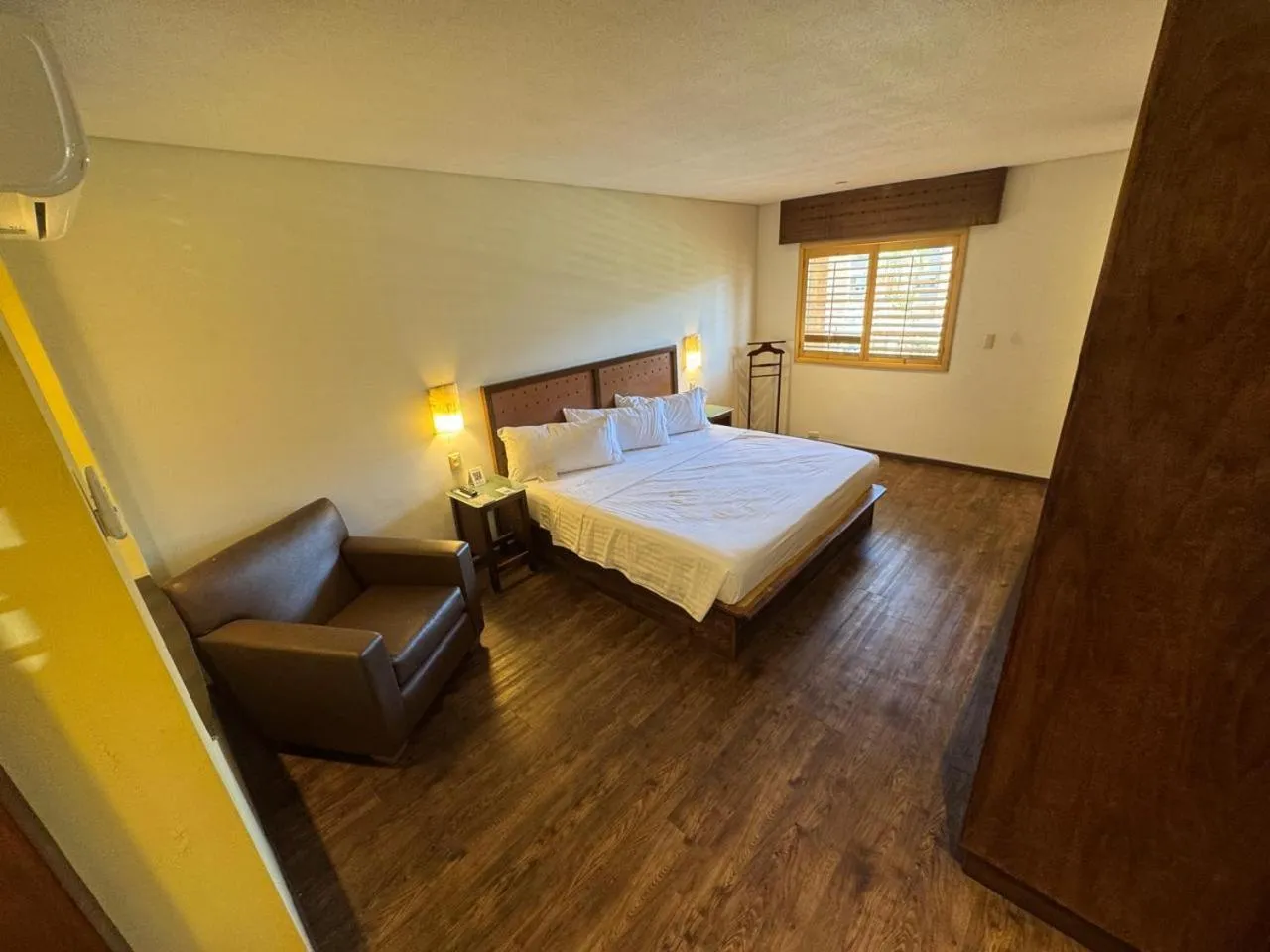 Photo of the whole room, Bed in Hotel Colonial Hermosillo