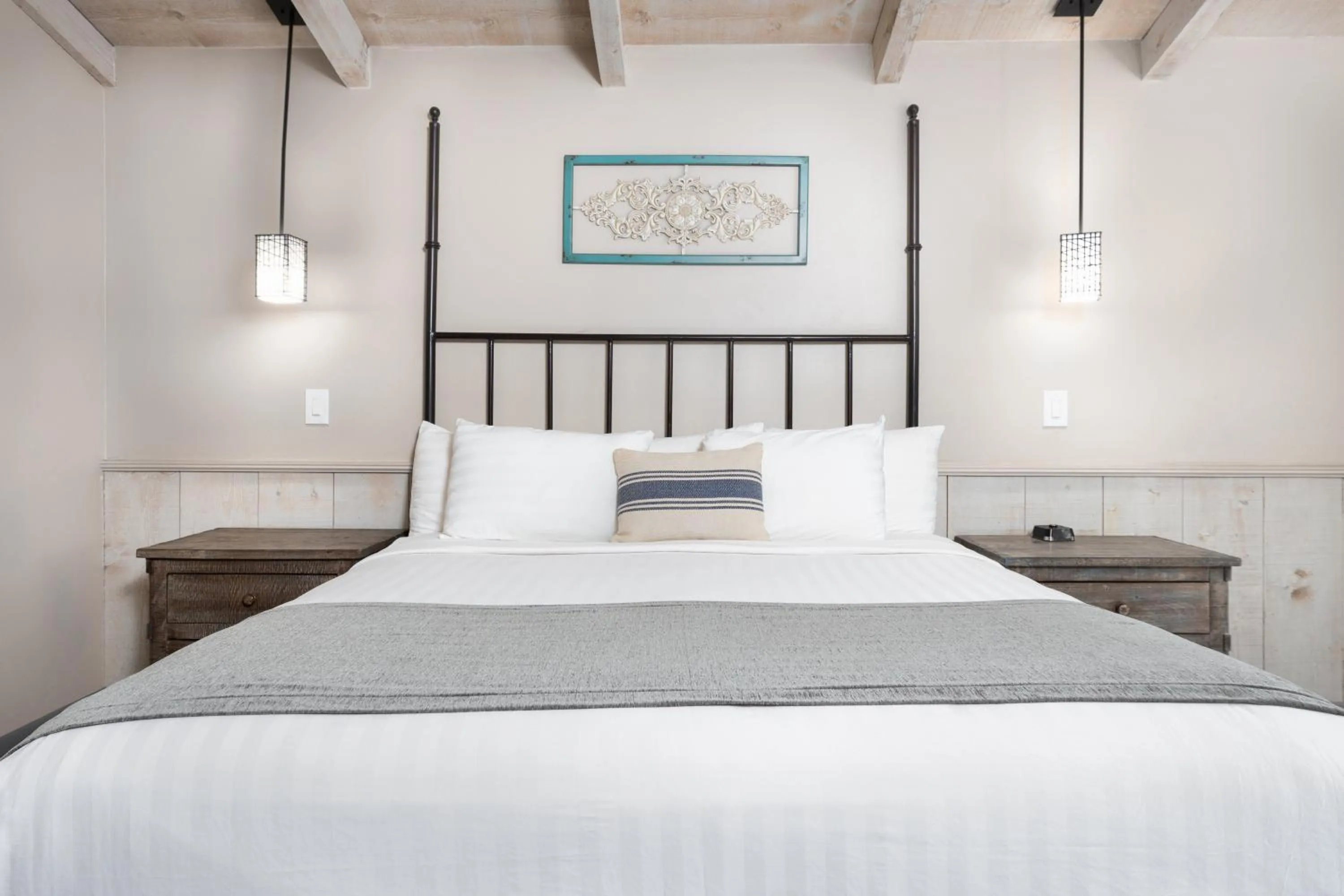 Bed in Sky Ranch Lodge