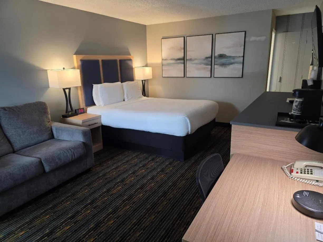 Bed in Courtesy Inn Downtown Eugene