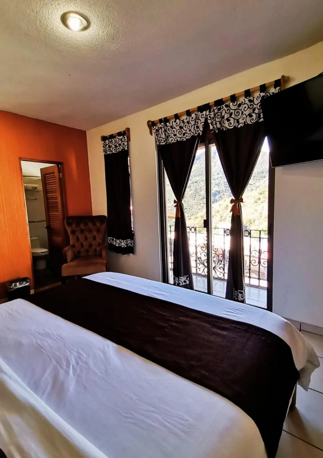 Bed in Hotel & Balneario Los Angeles