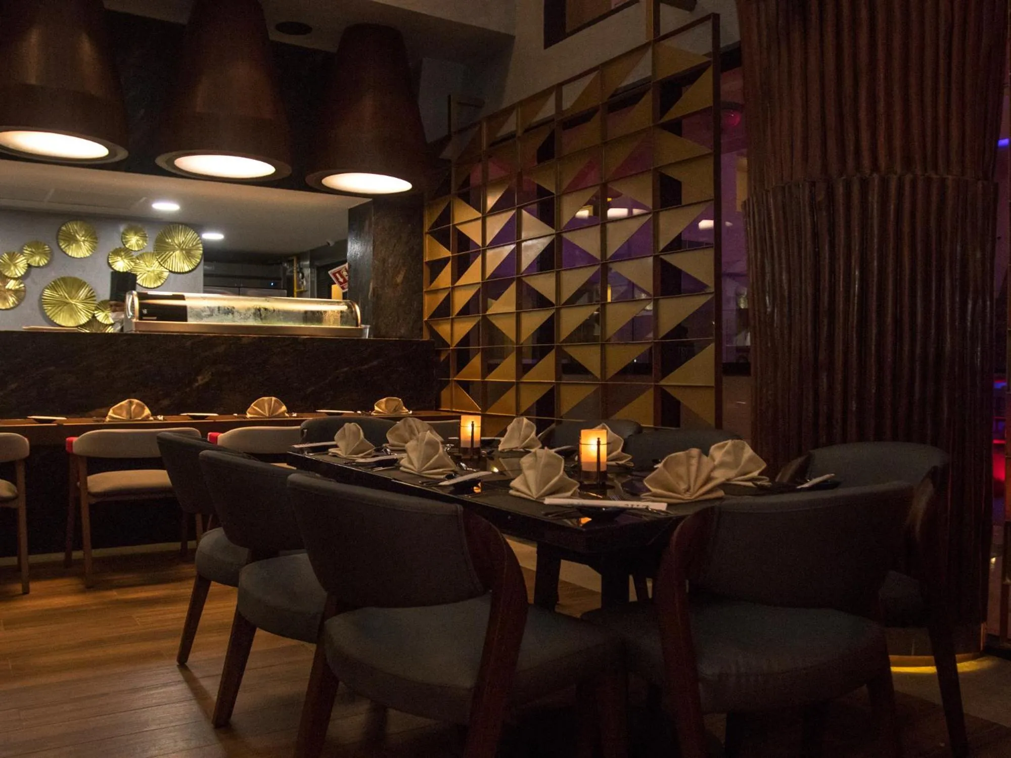 Restaurant/places to eat in Paradise Village