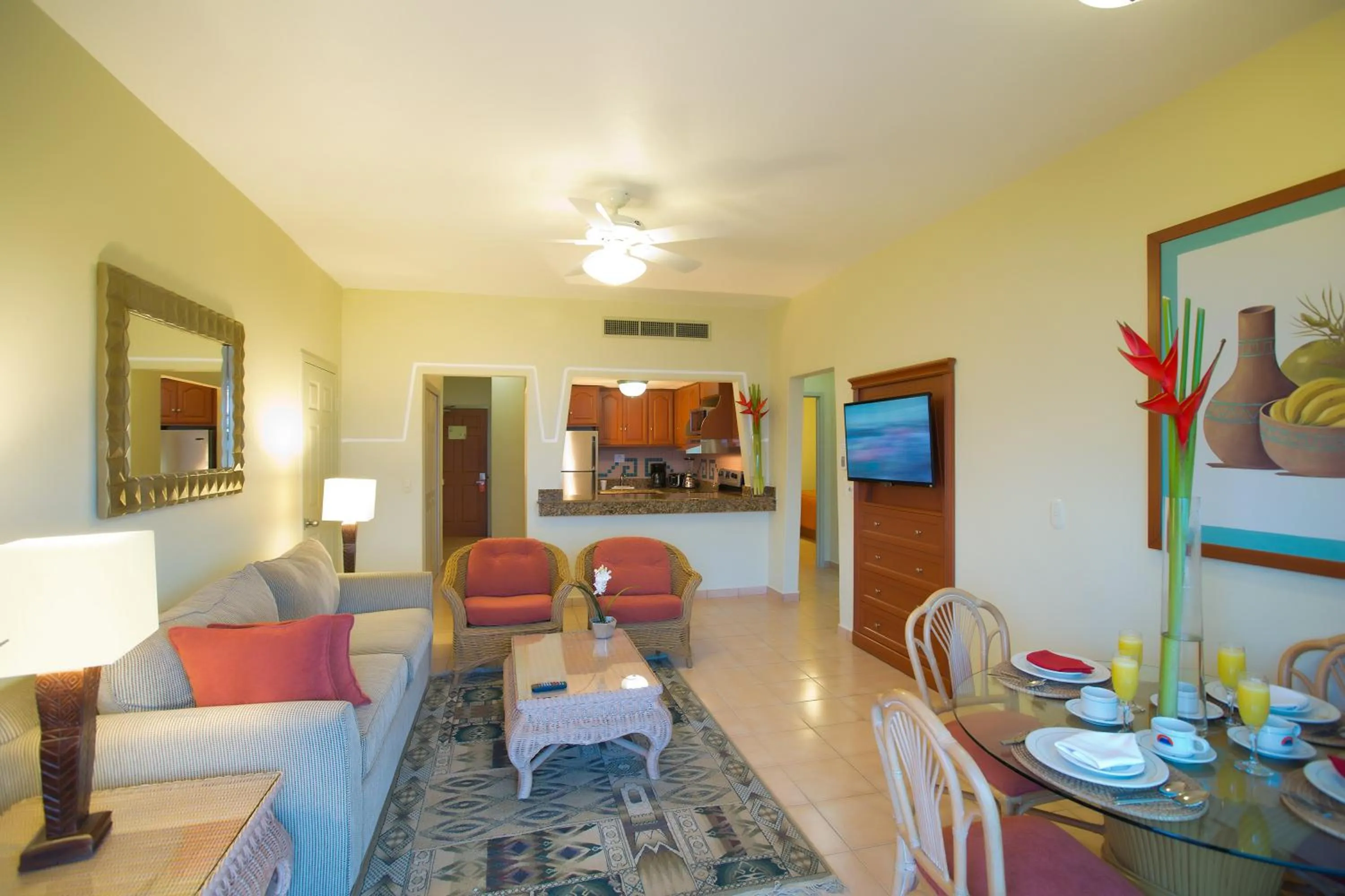 Photo of the whole room in Paradise Village