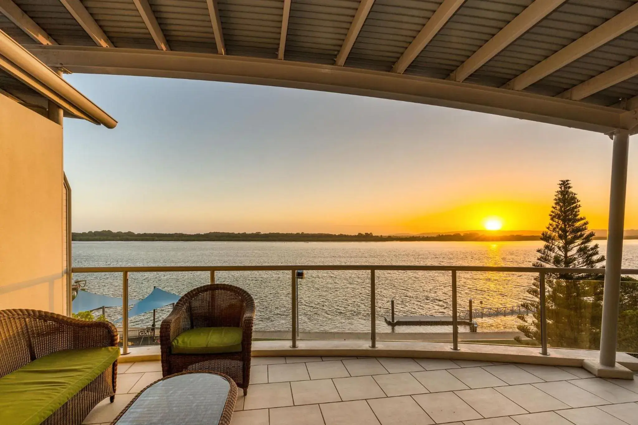 Two-Bedroom Apartment in Riverside Holiday Apartments Two-Bedroom Apartment in Riverside Holiday Apartments