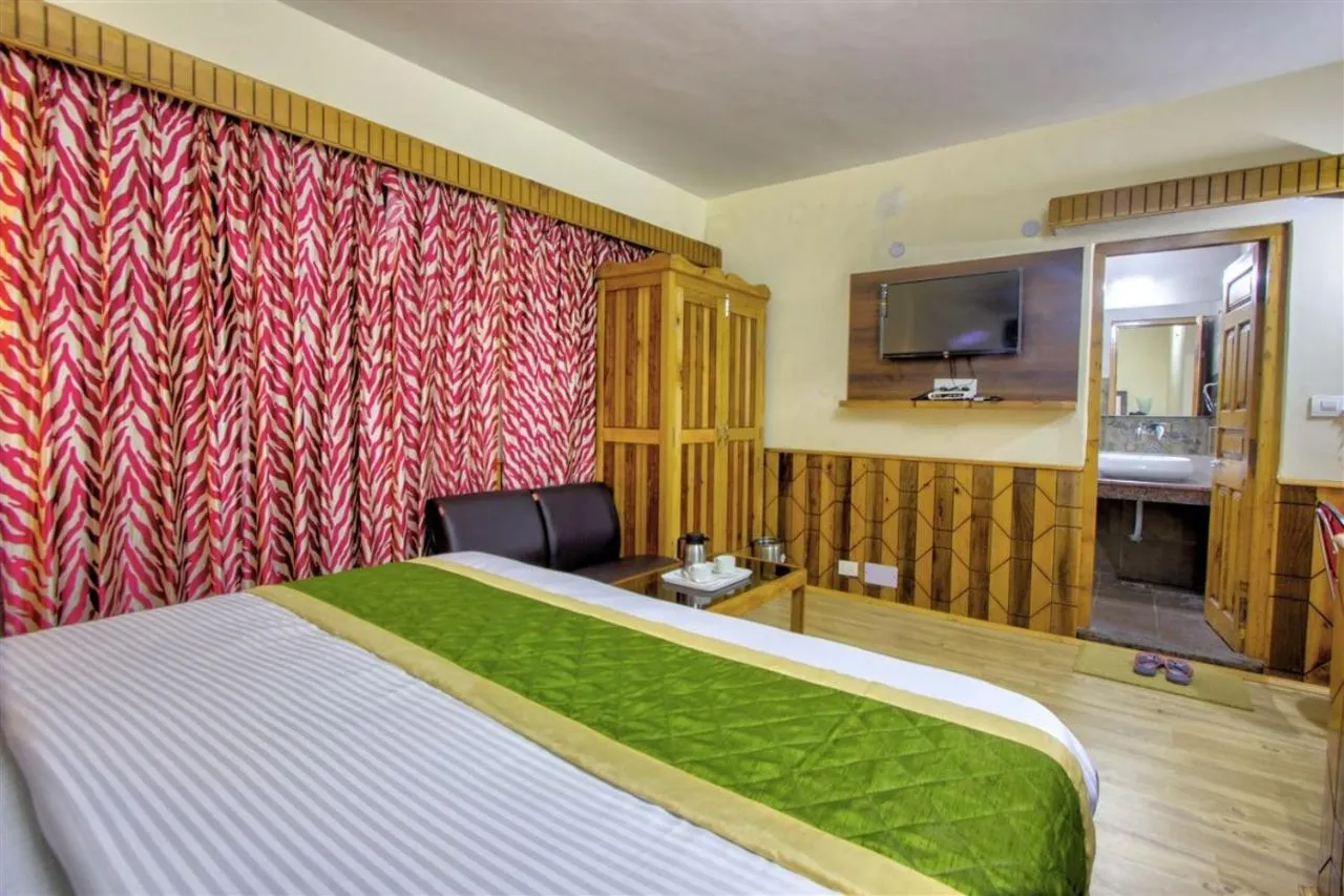 Bedroom, Bed in Hotel Samiru Manali