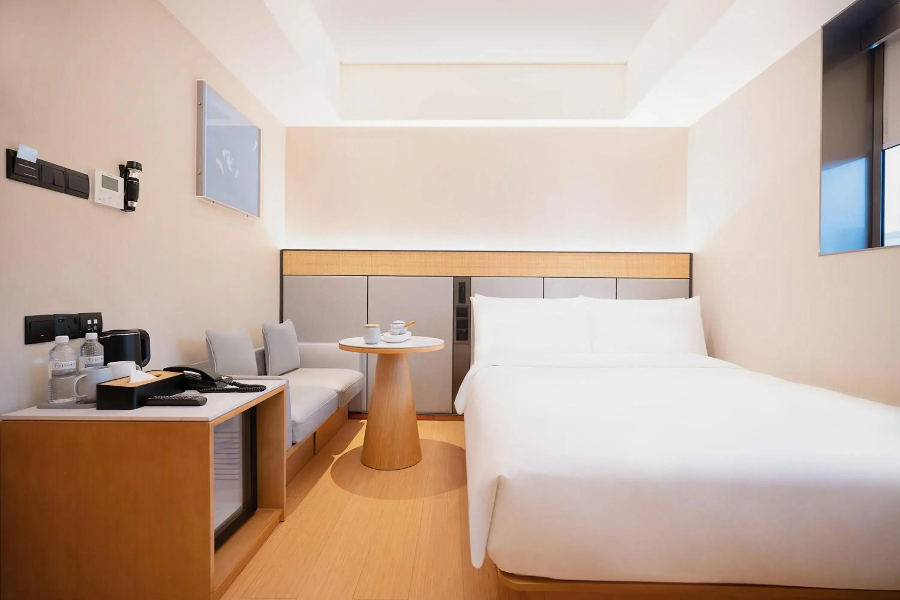 Standard Double Room in Ji Hotel Orchard Singapore Standard Double Room in Ji Hotel Orchard Singapore