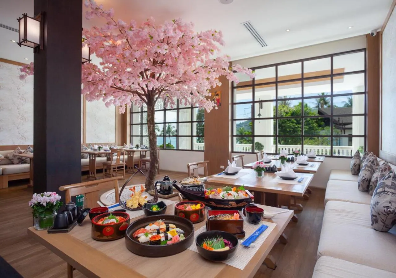 Lunch in Diamond Cliff Resort & Spa, Patong Beach