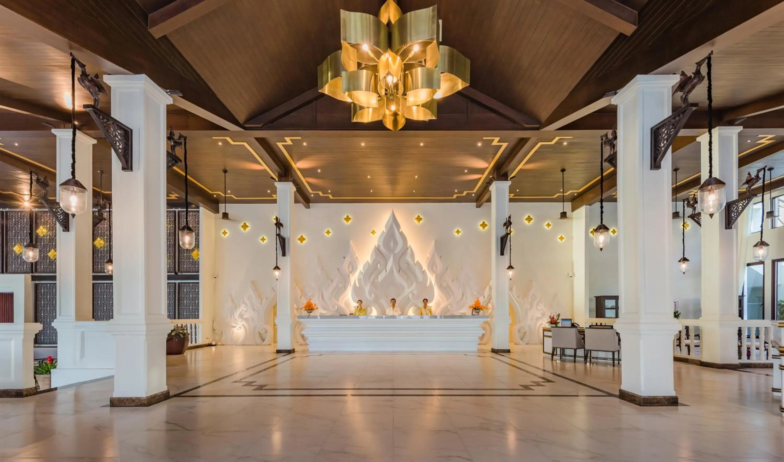 Lobby or reception in Diamond Cliff Resort & Spa, Patong Beach