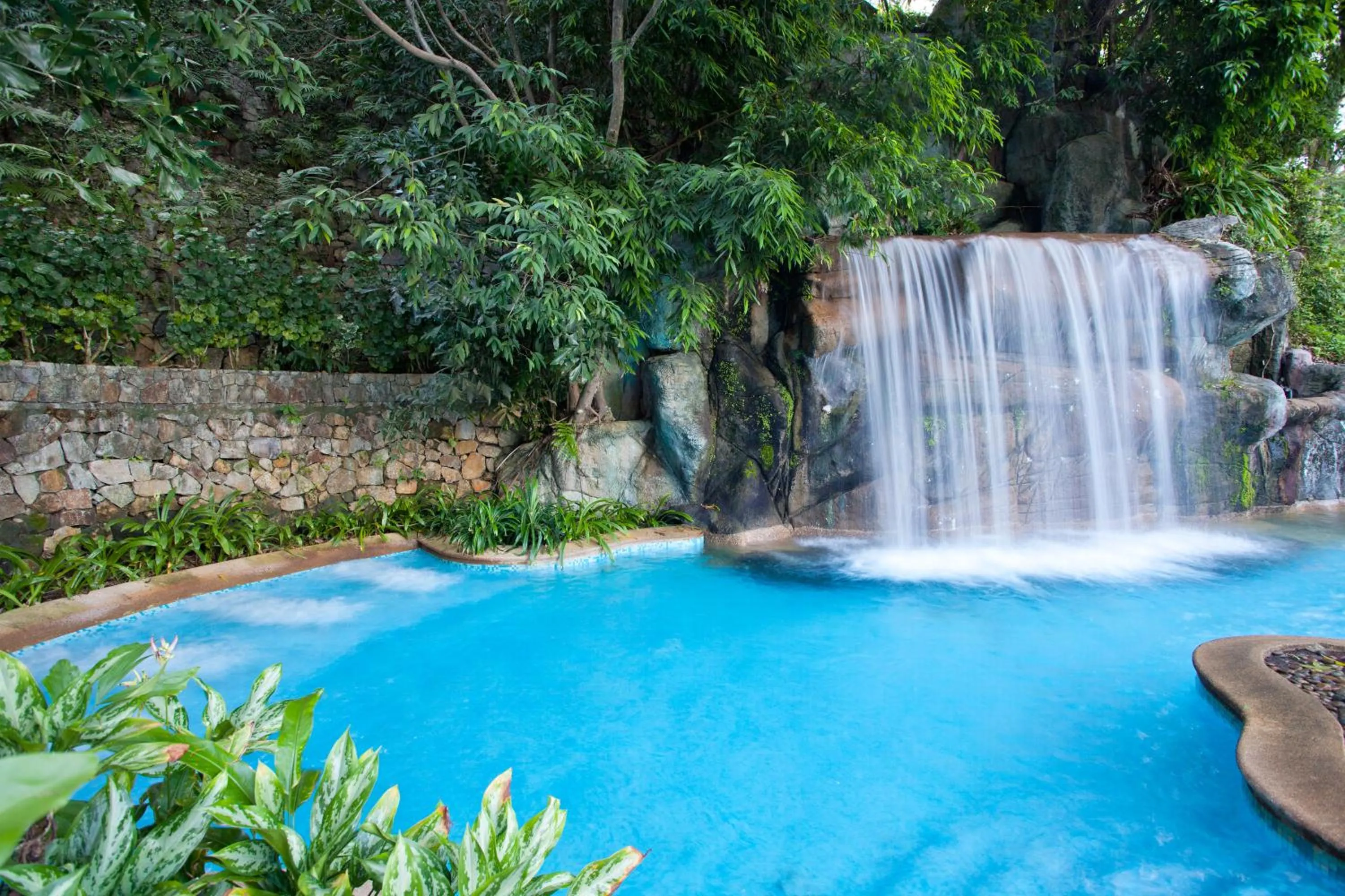 Swimming pool in Diamond Cliff Resort & Spa, Patong Beach