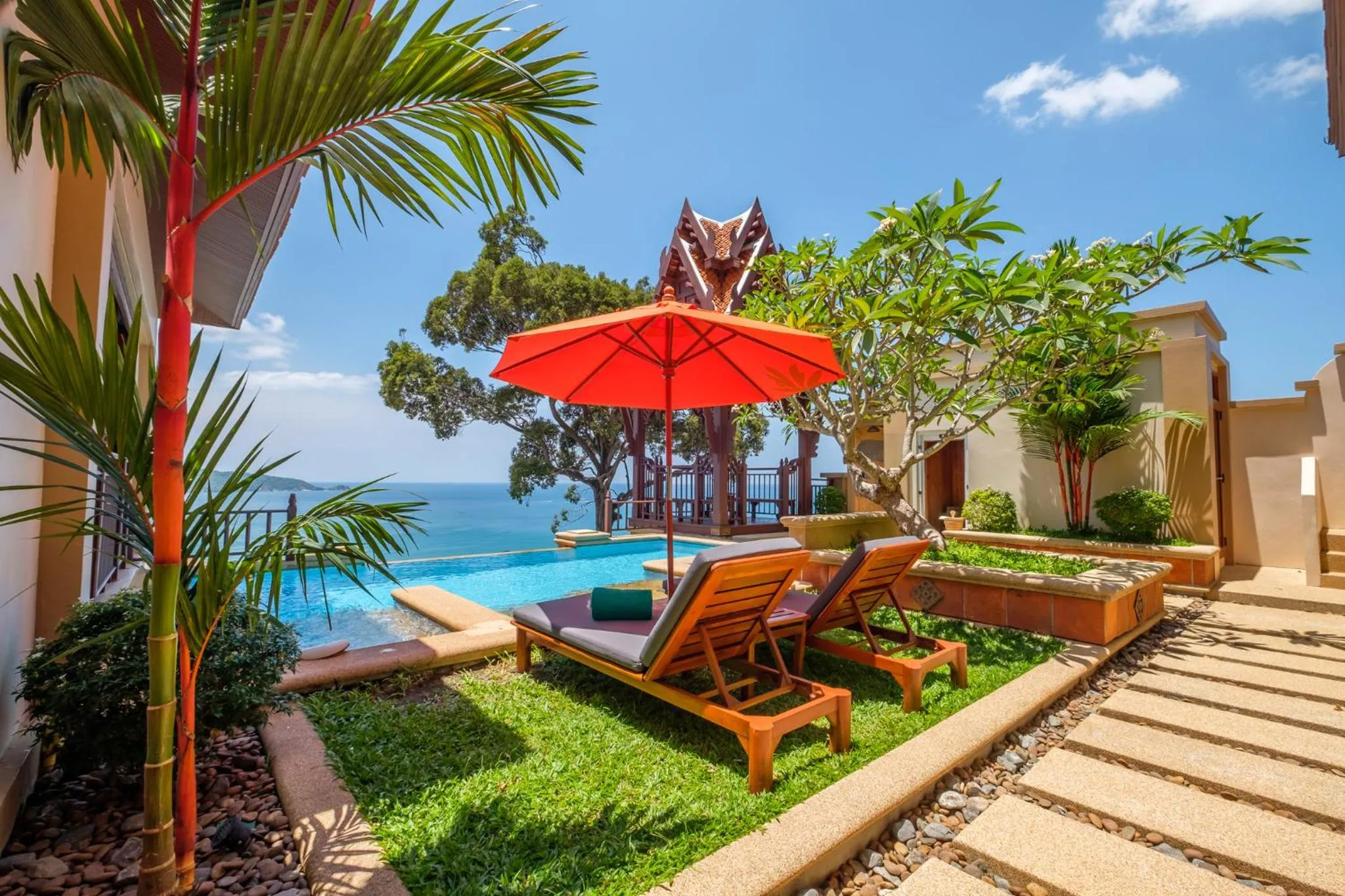 Balcony/Terrace in Diamond Cliff Resort & Spa, Patong Beach