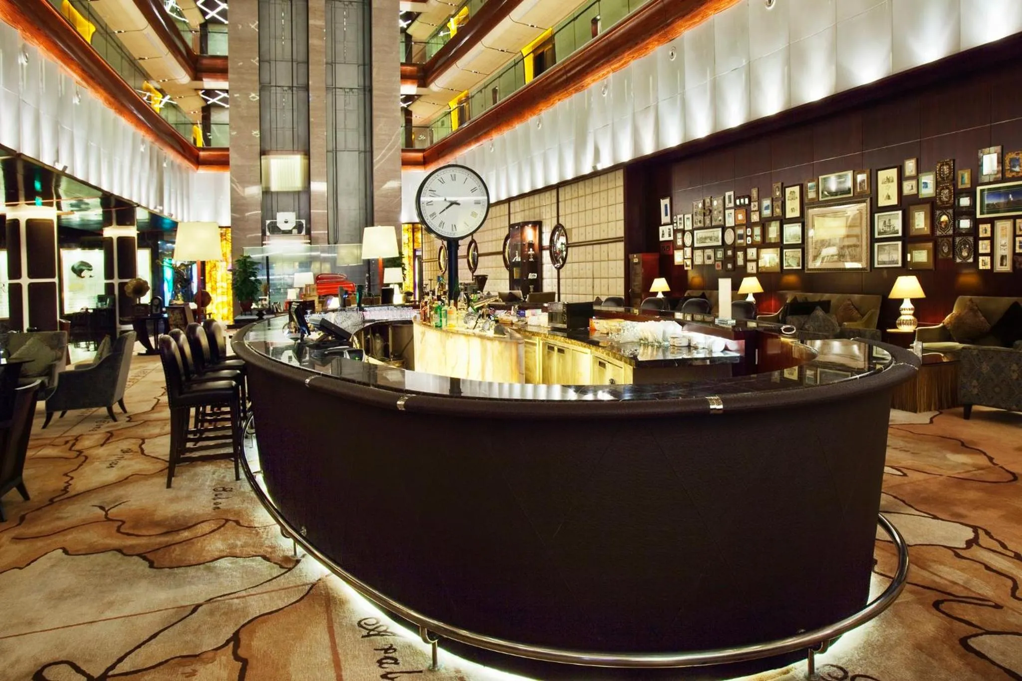 Lounge or bar in Crowne Plaza Suzhou by IHG