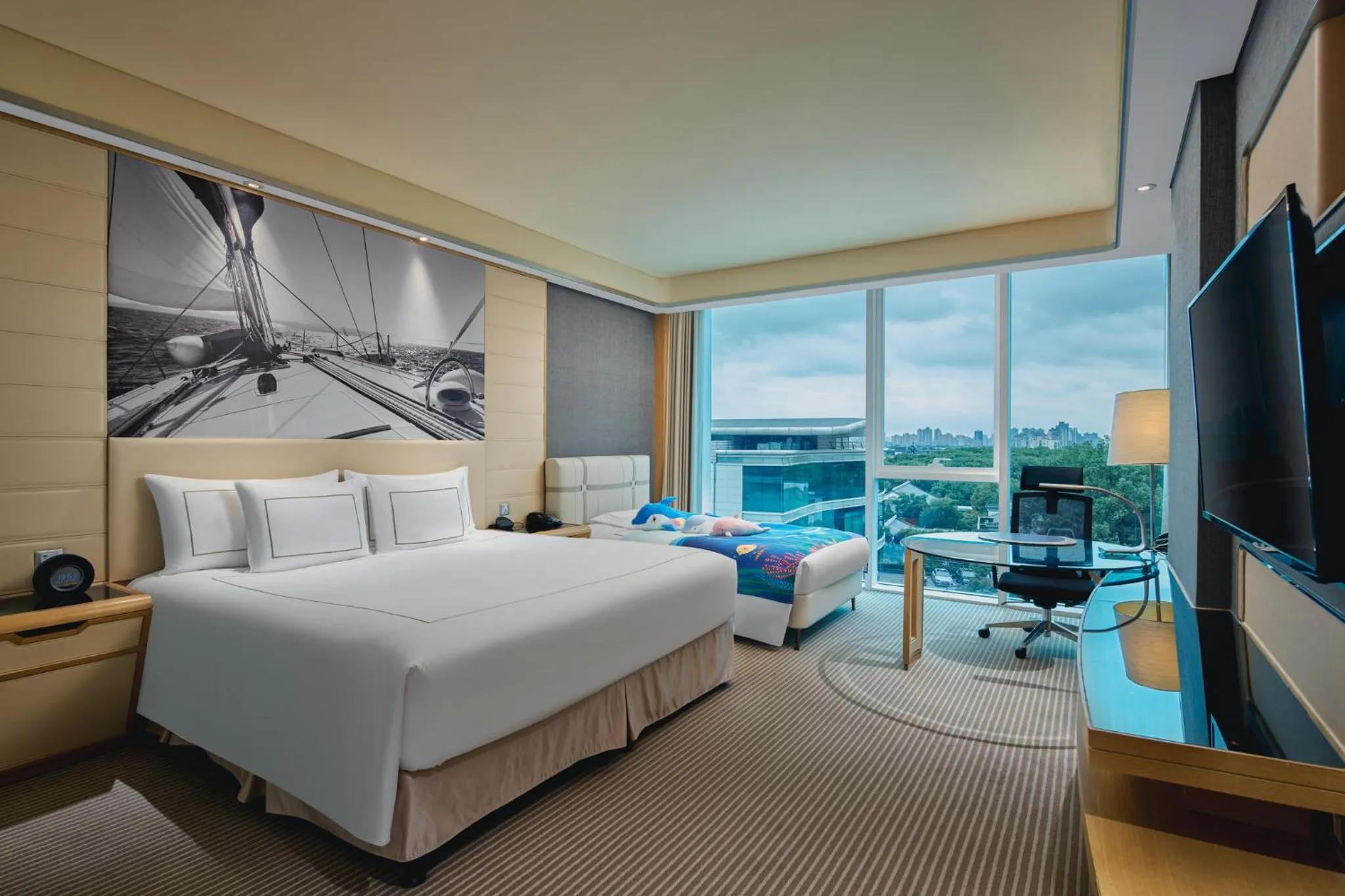 Photo of the whole room, Bed in Crowne Plaza Suzhou by IHG