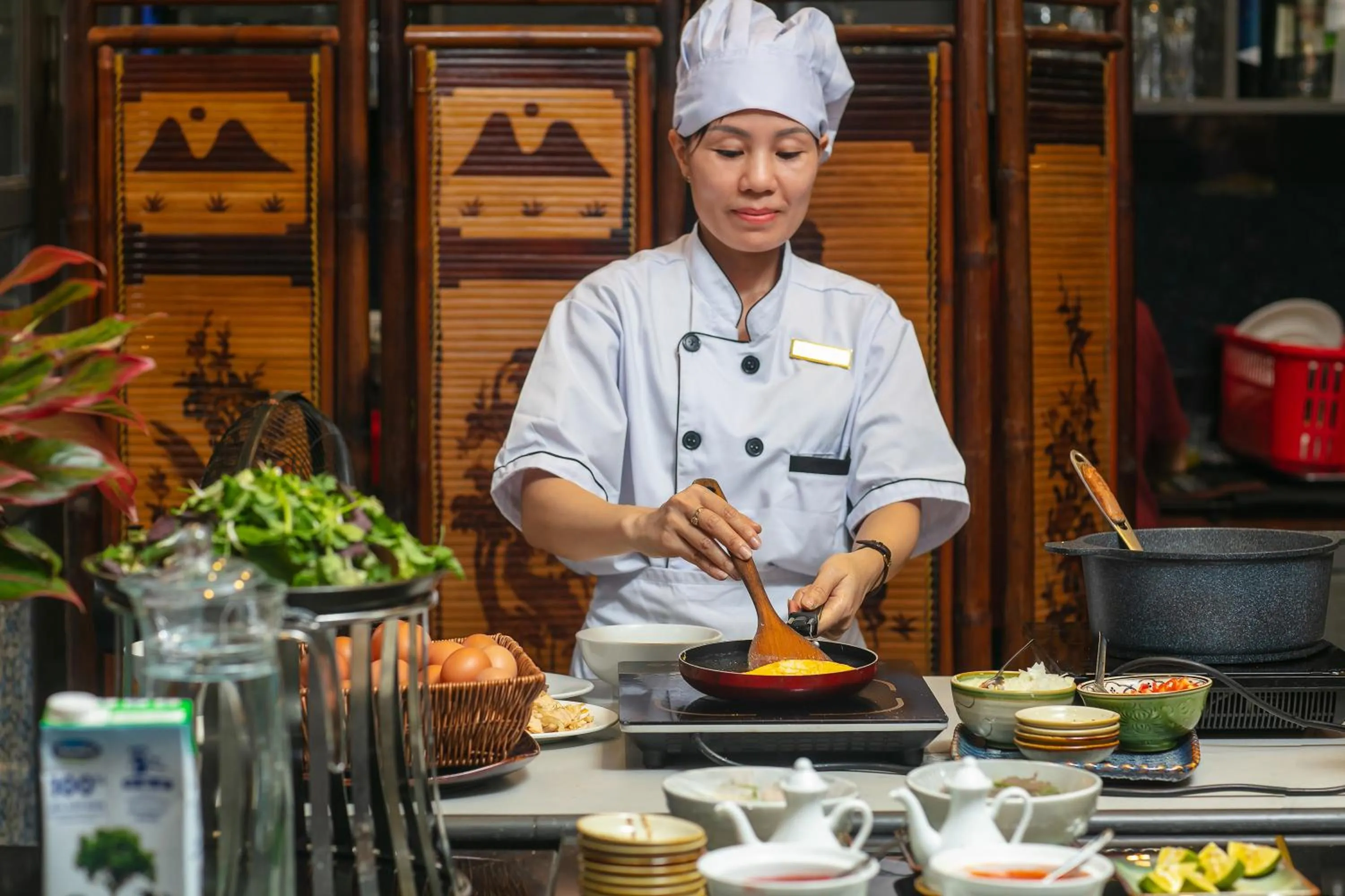 Restaurant/places to eat in Hanoi Nostalgia Hotel & Spa