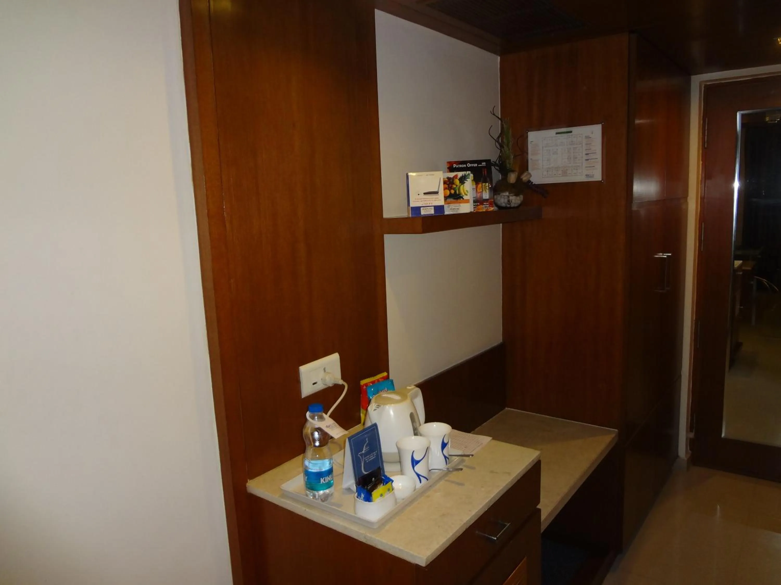 Coffee/tea facilities, Lobby/Reception in Fortune Inn Sree Kanya Visakhapatnam