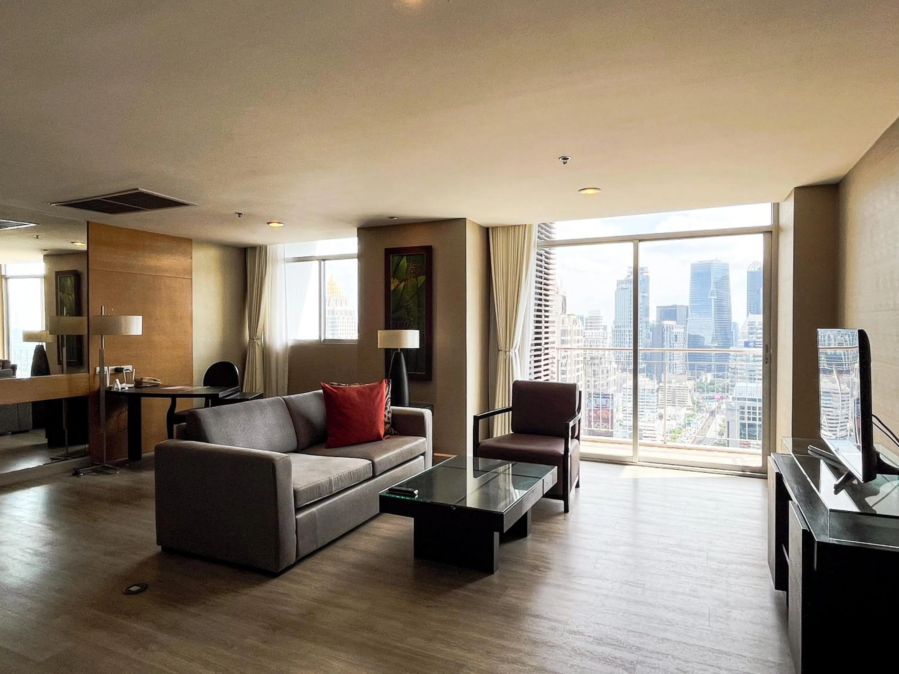 Living room in Urbana Sathorn Hotel, Bangkok