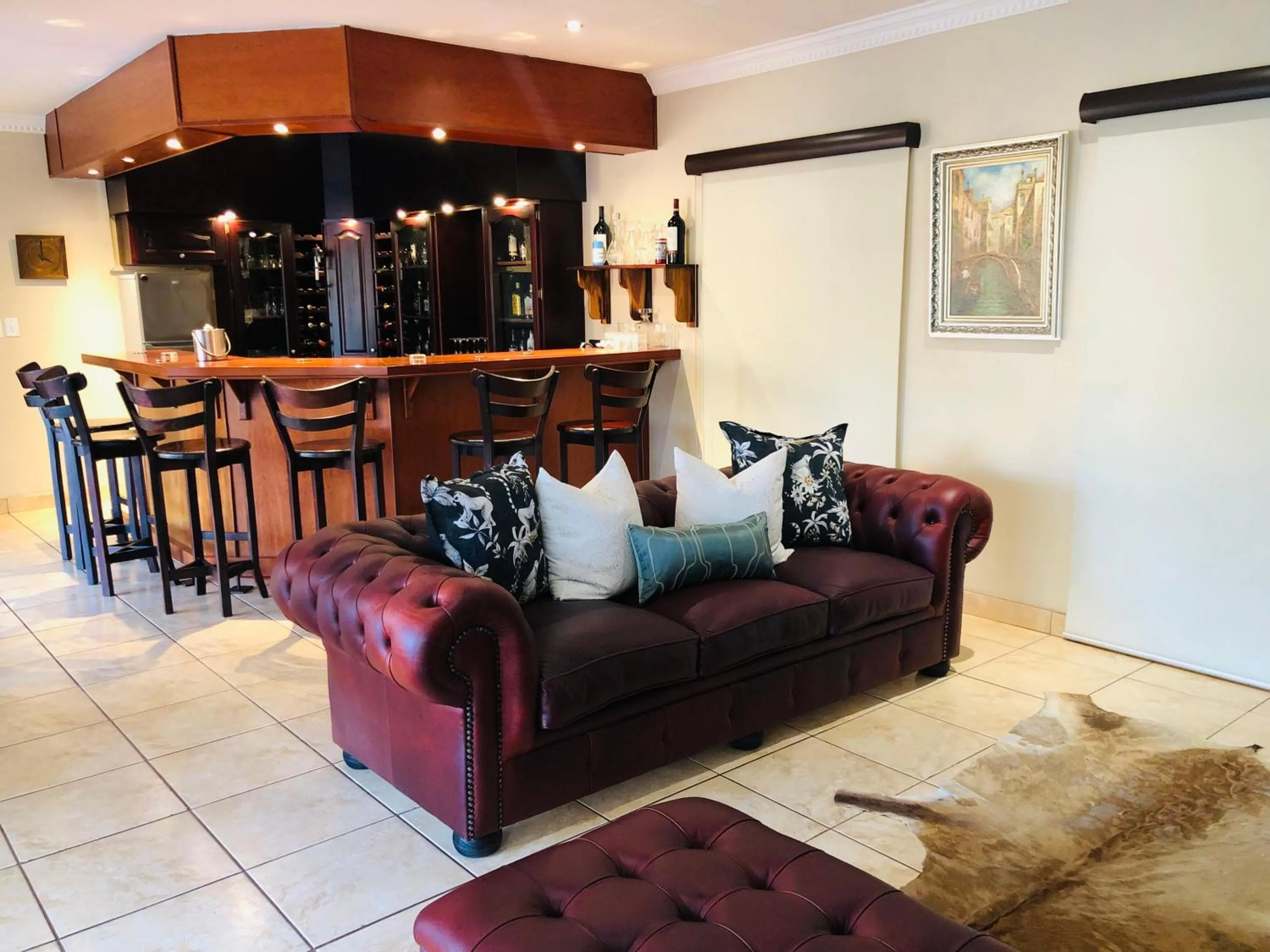Lounge or bar in Wild Dog Guest Lodge