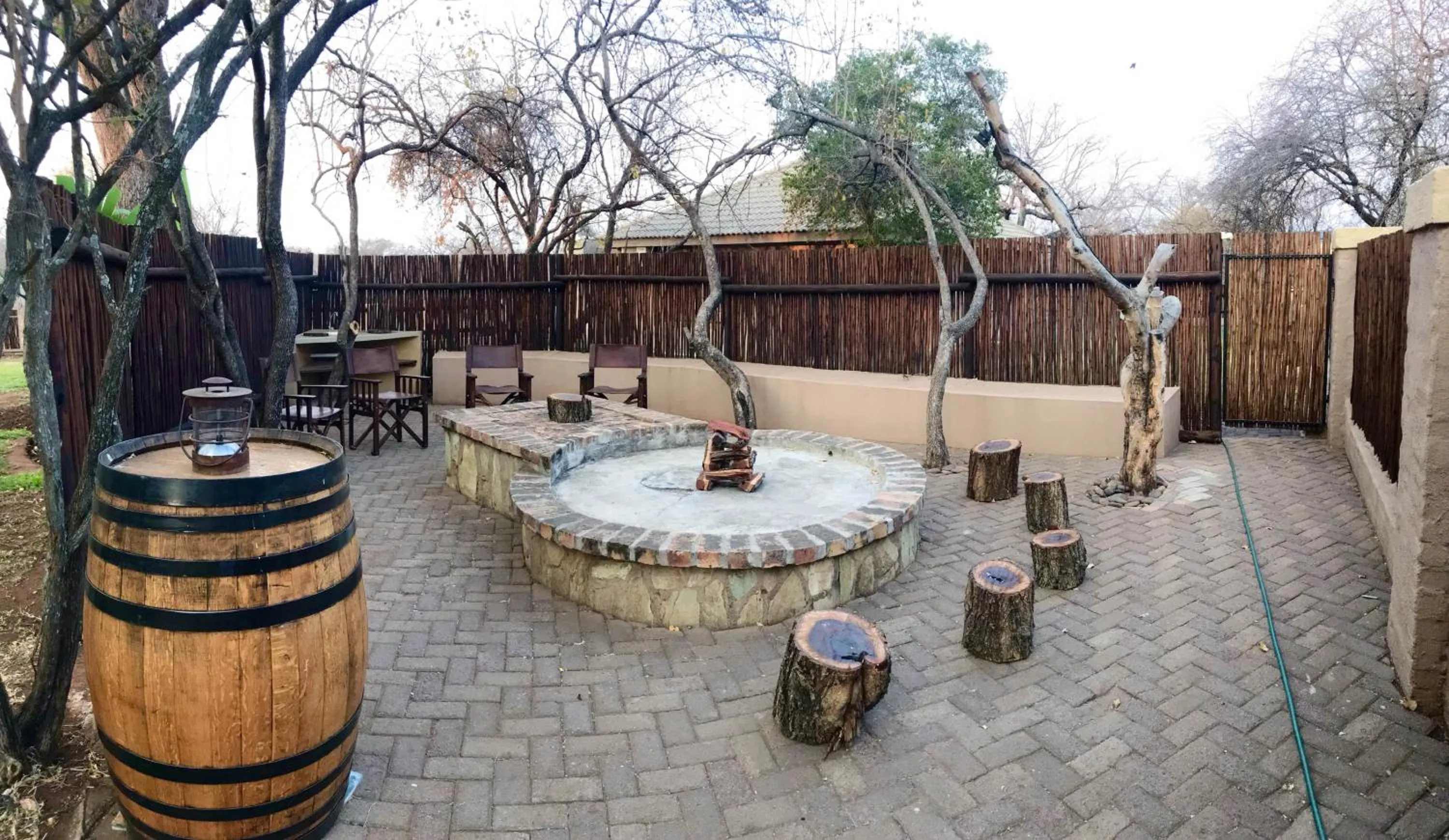 BBQ facilities in Wild Dog Guest Lodge