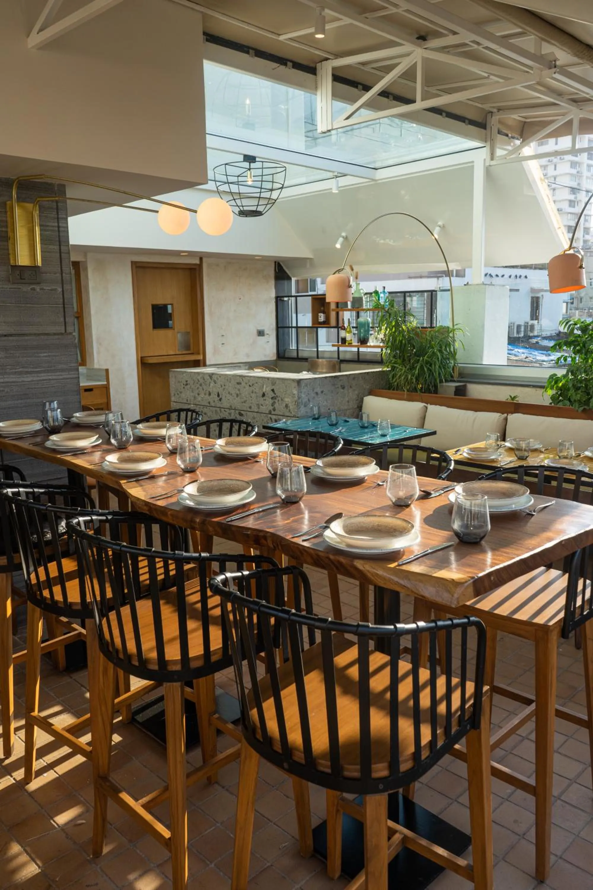 Restaurant/places to eat in The Shalimar Hotel, Kemps Corner