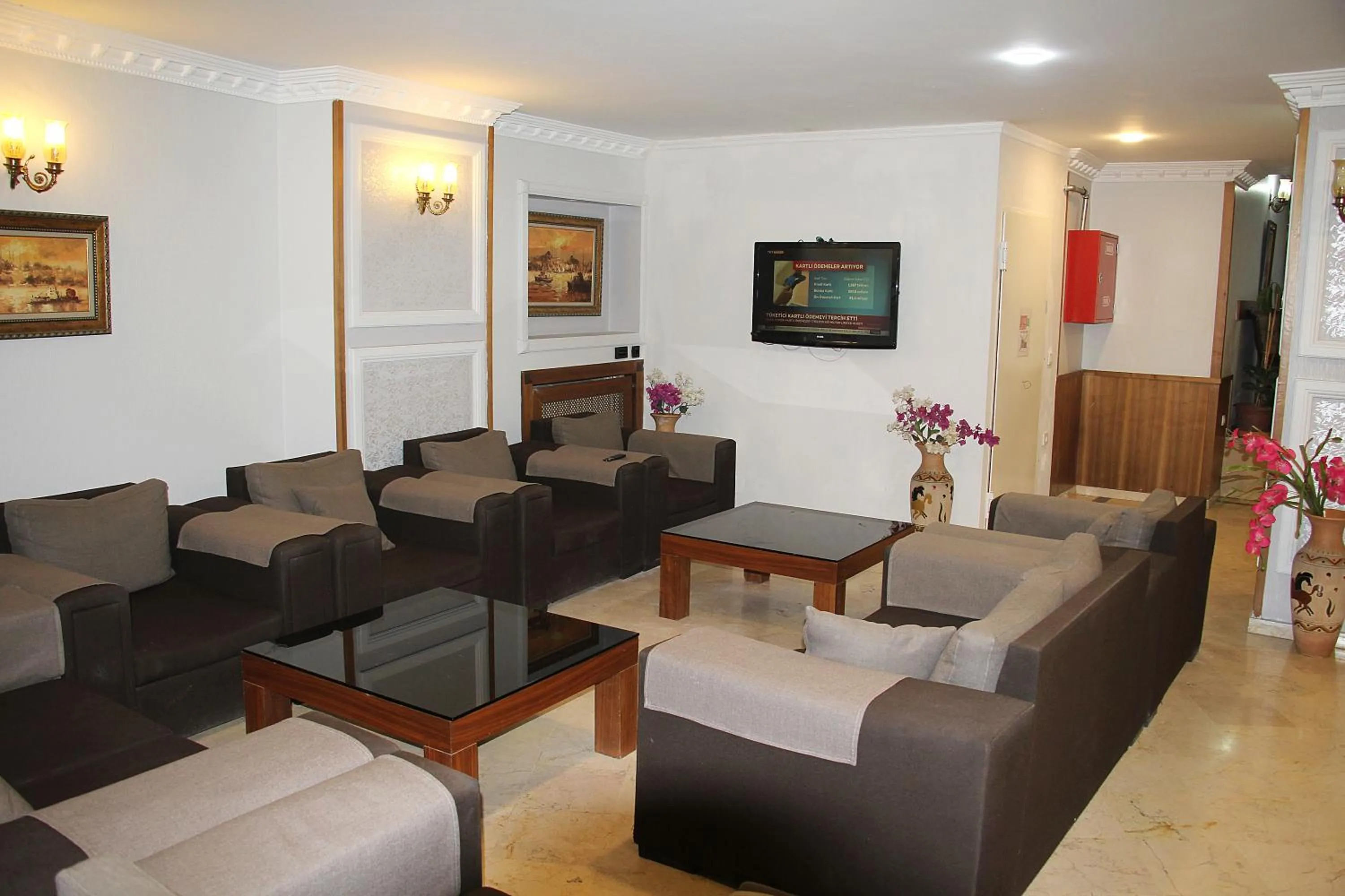 Seating area in Lyon Hotel İstanbul