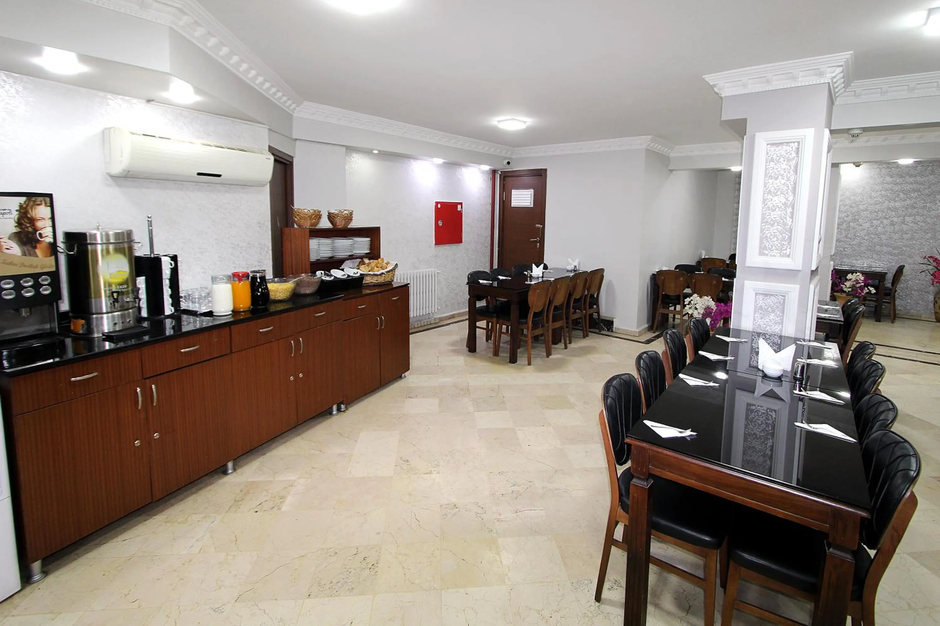 Breakfast in Lyon Hotel İstanbul