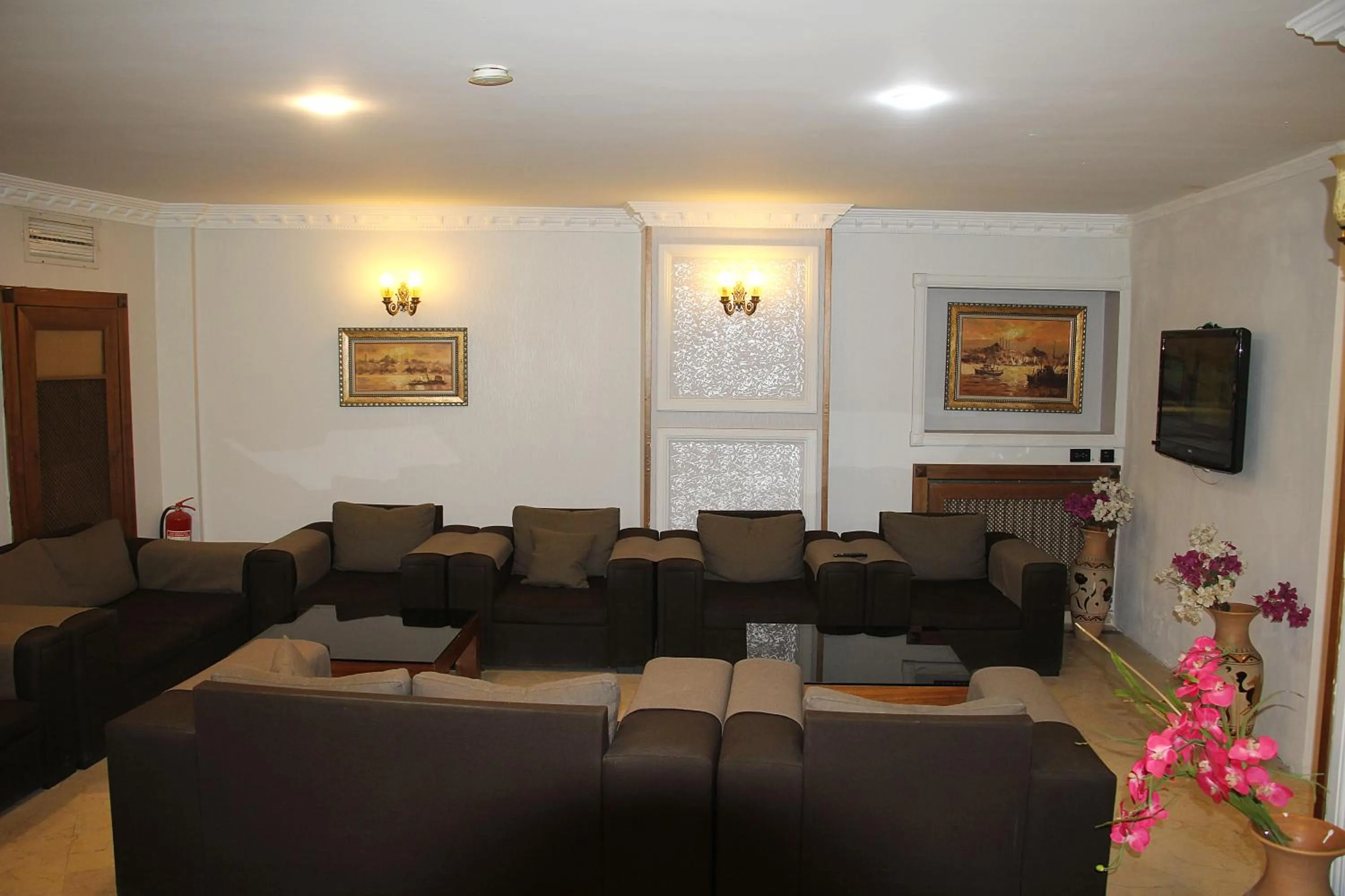 Lobby or reception in Lyon Hotel İstanbul