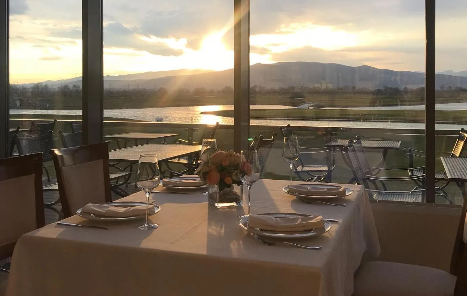 Restaurant/places to eat in Theodora Golf Club