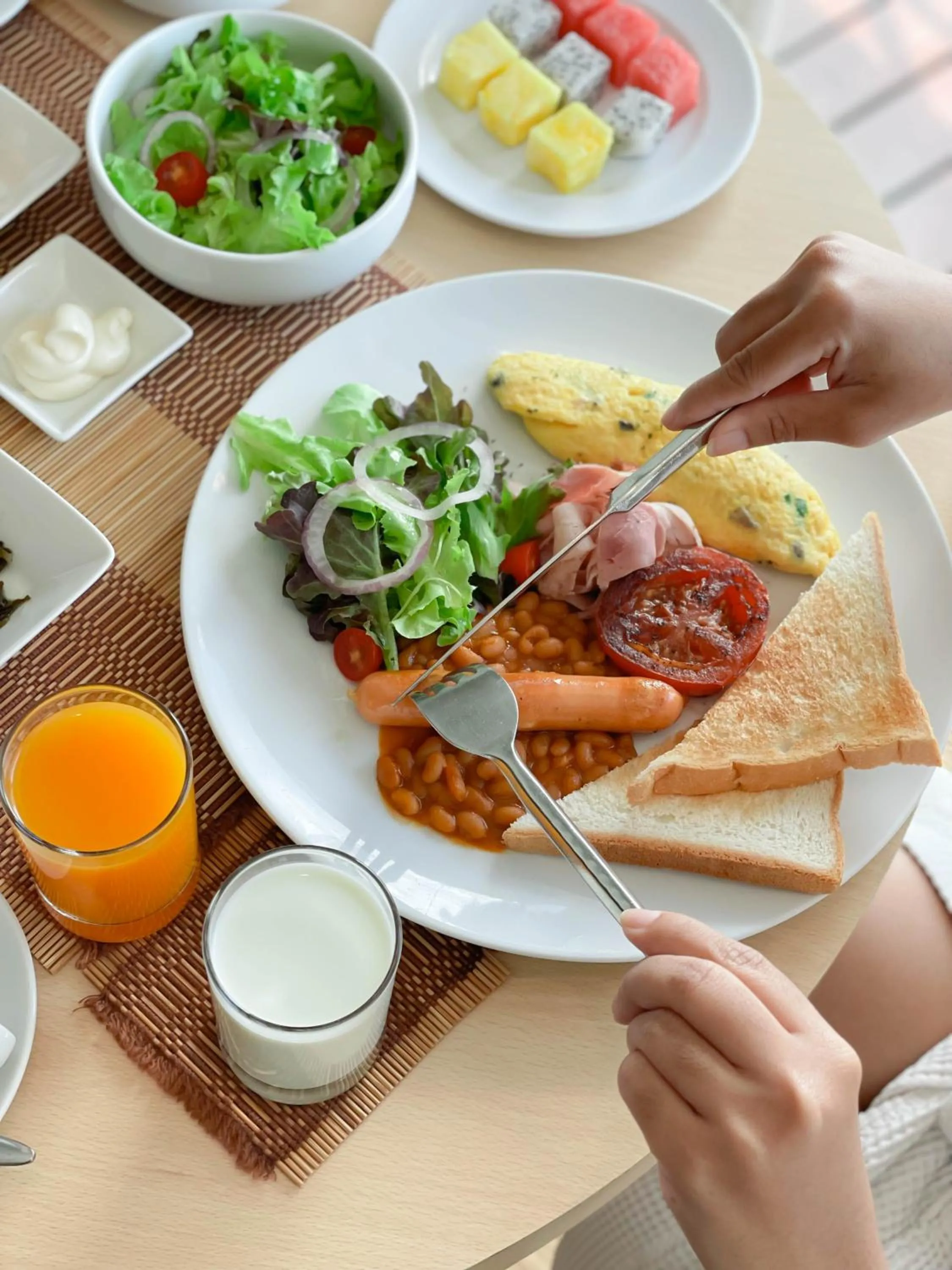 Restaurant/places to eat in Urbana Langsuan Hotel