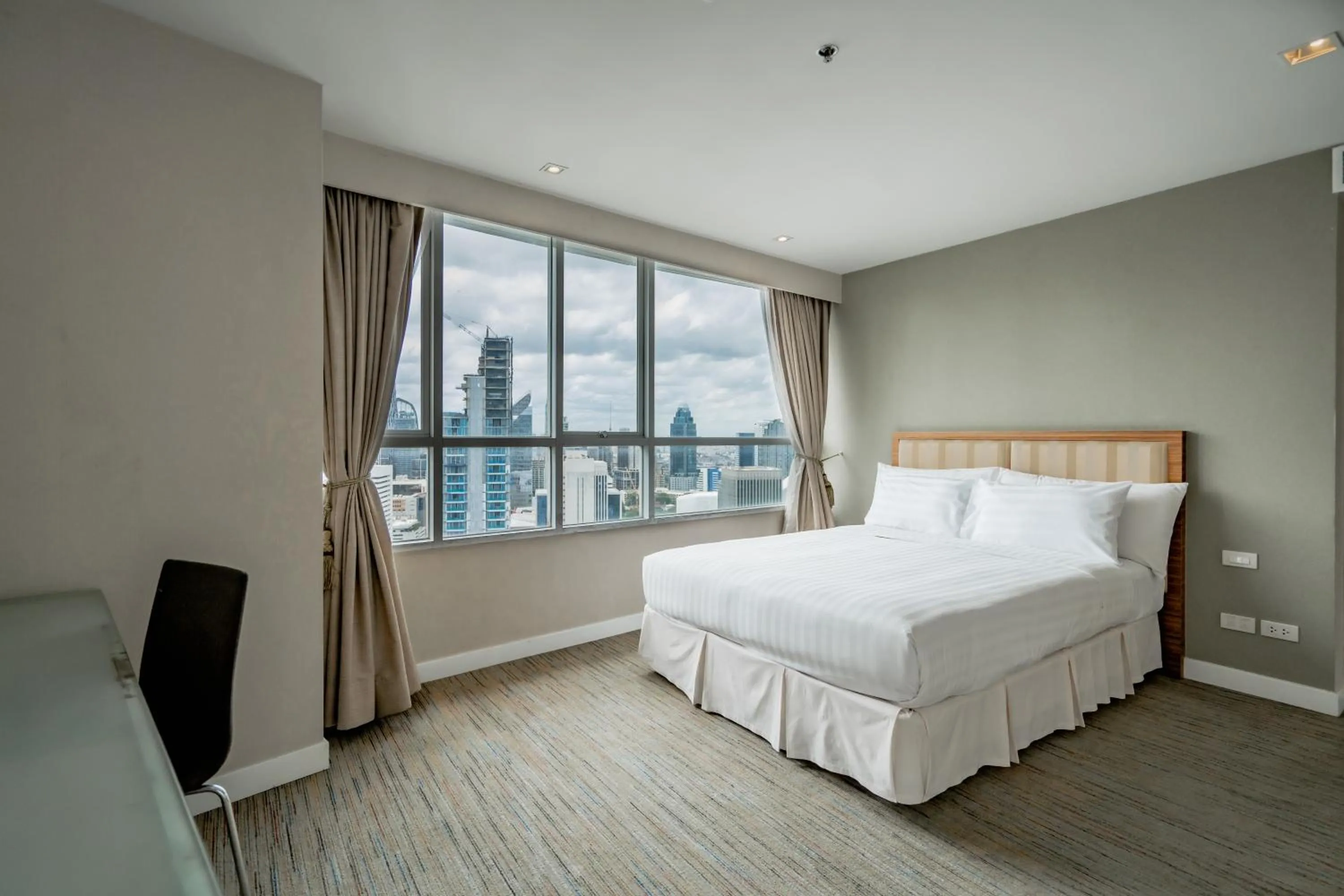 Bed in Urbana Langsuan Hotel