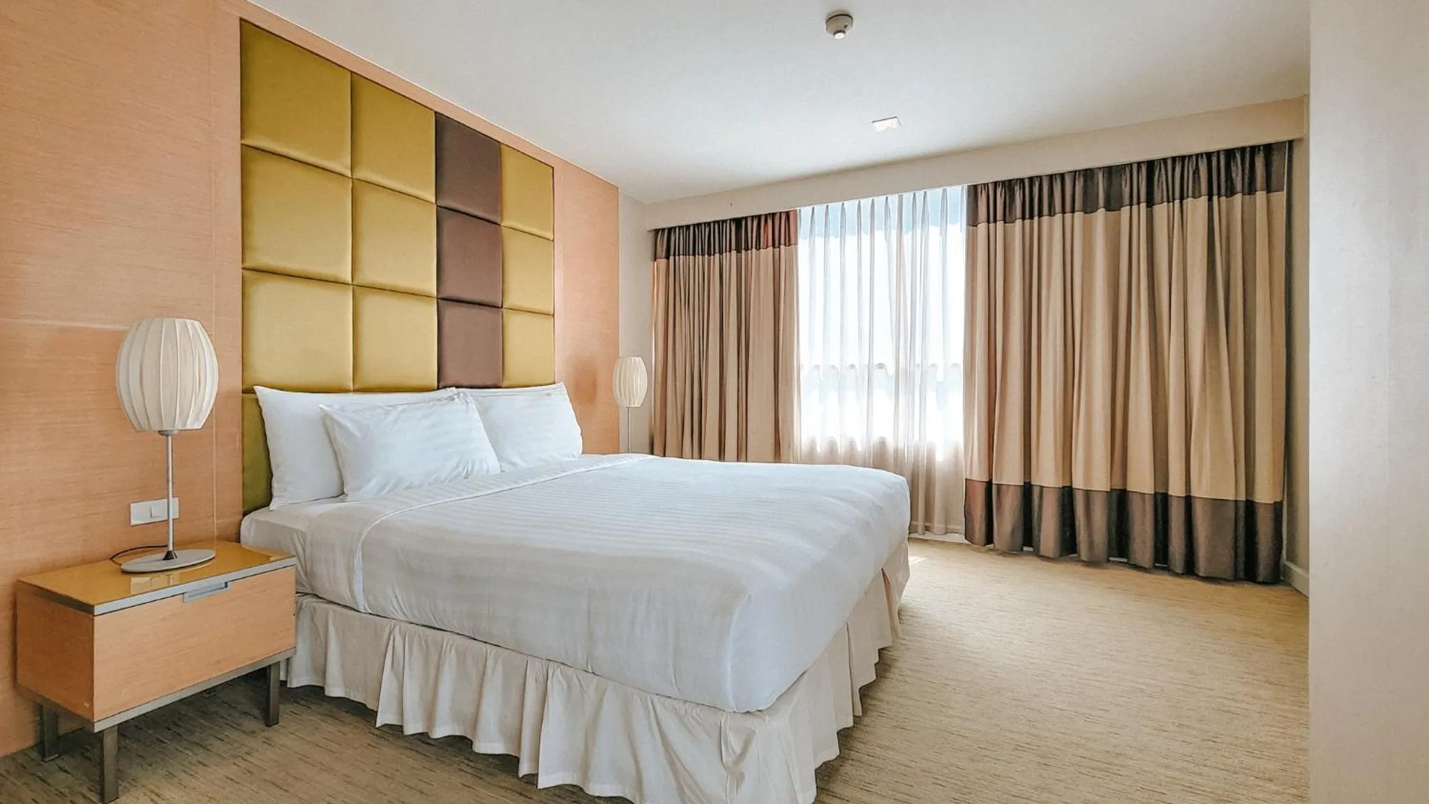 Bedroom, Bed in Urbana Langsuan Hotel