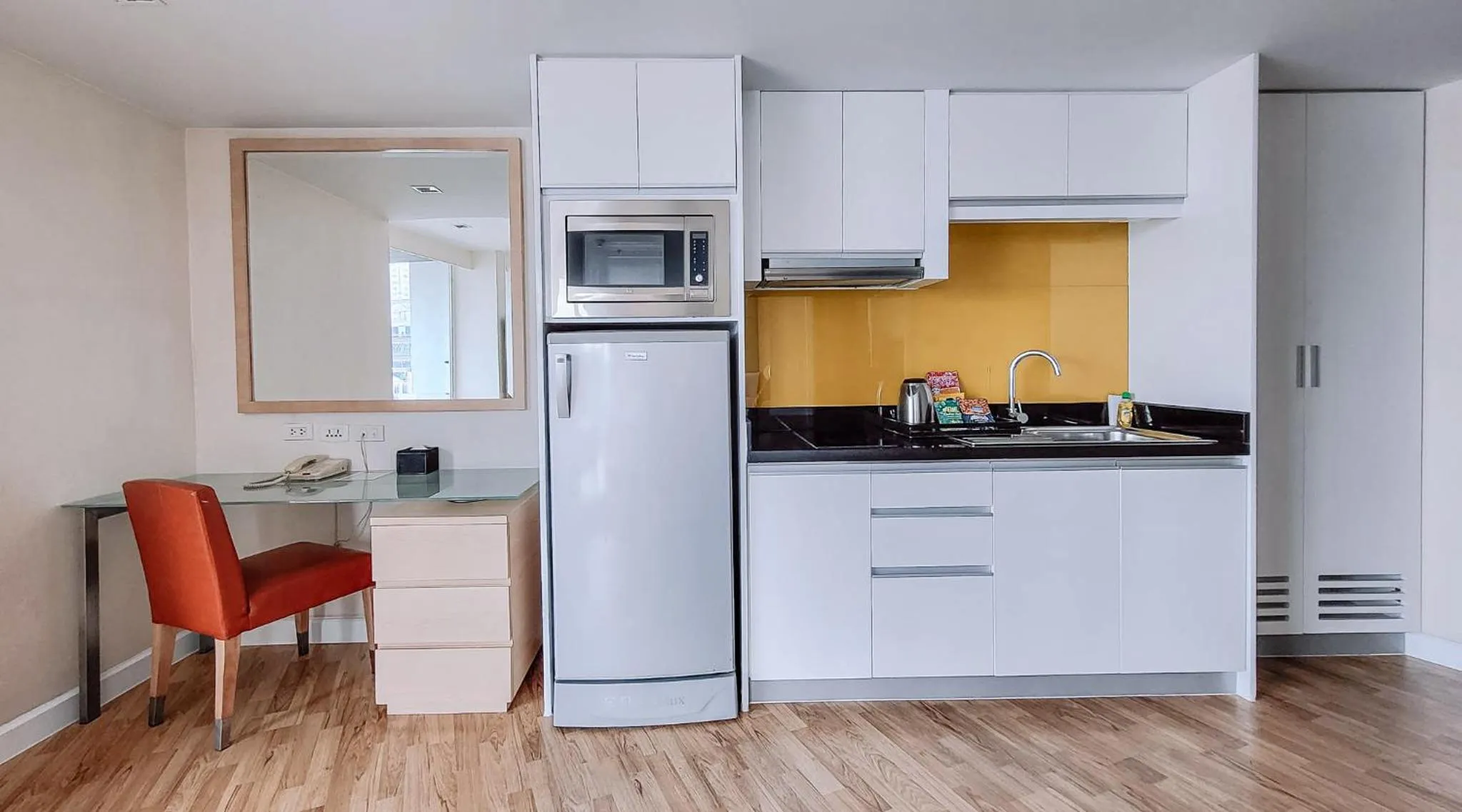 Kitchen or kitchenette in Urbana Langsuan Hotel