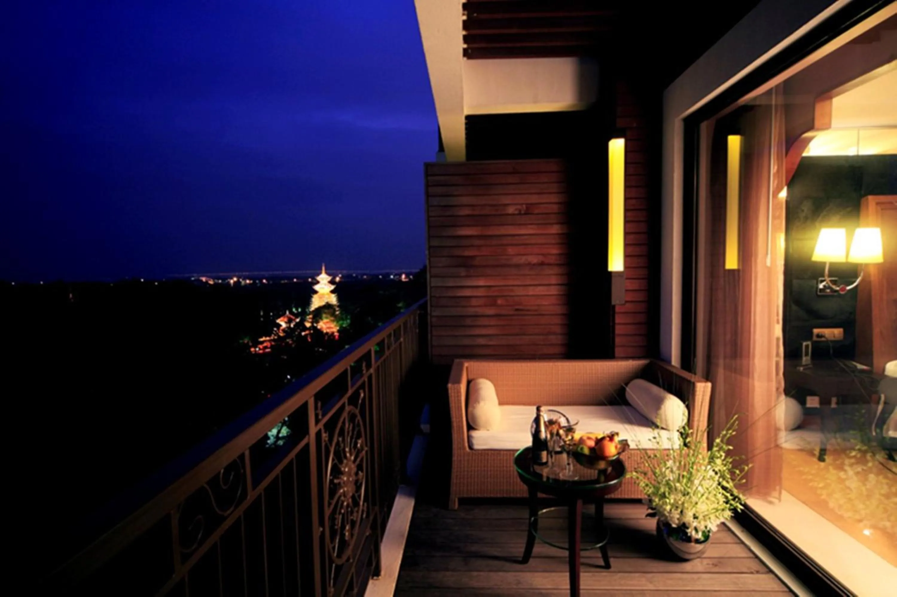 Photo of the whole room in InterContinental Shenzhen by IHG