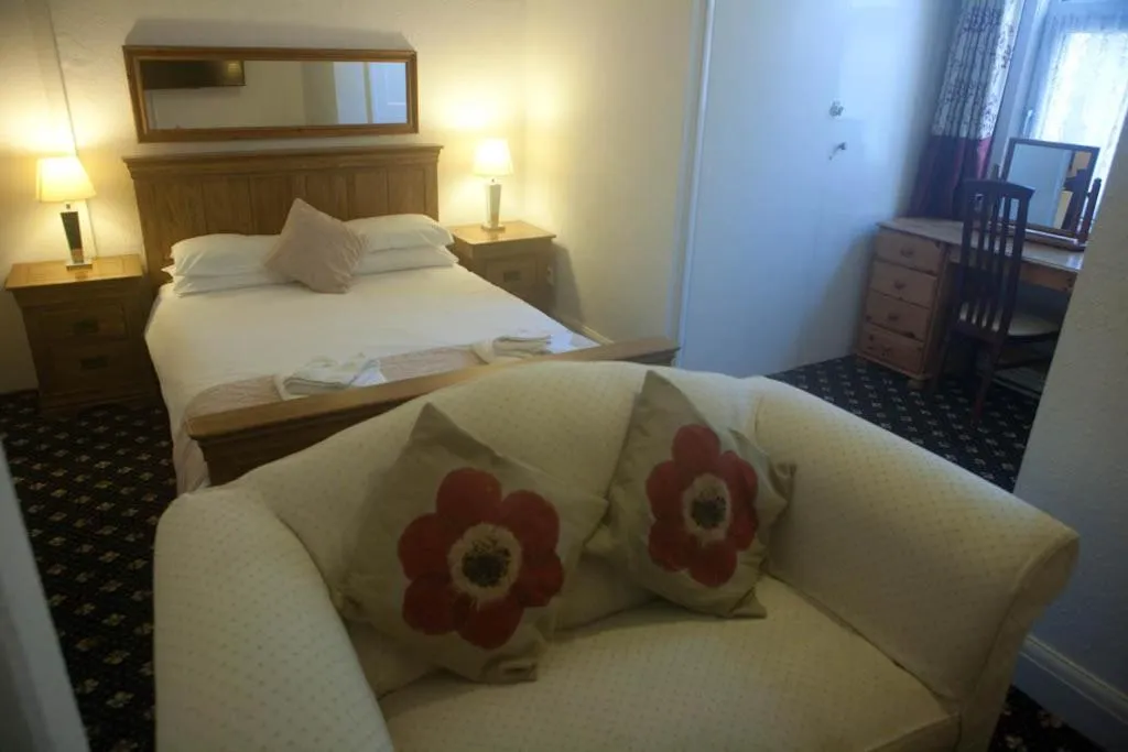 Bed in Cavell House Bed and Breakfast