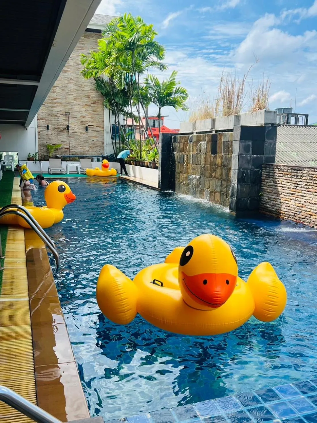 Swimming pool in Baramee Resortel