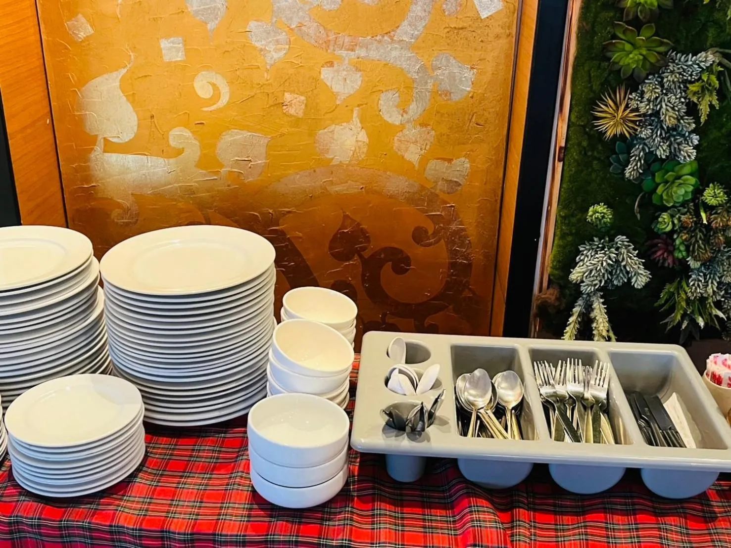 Buffet breakfast in Baramee Resortel