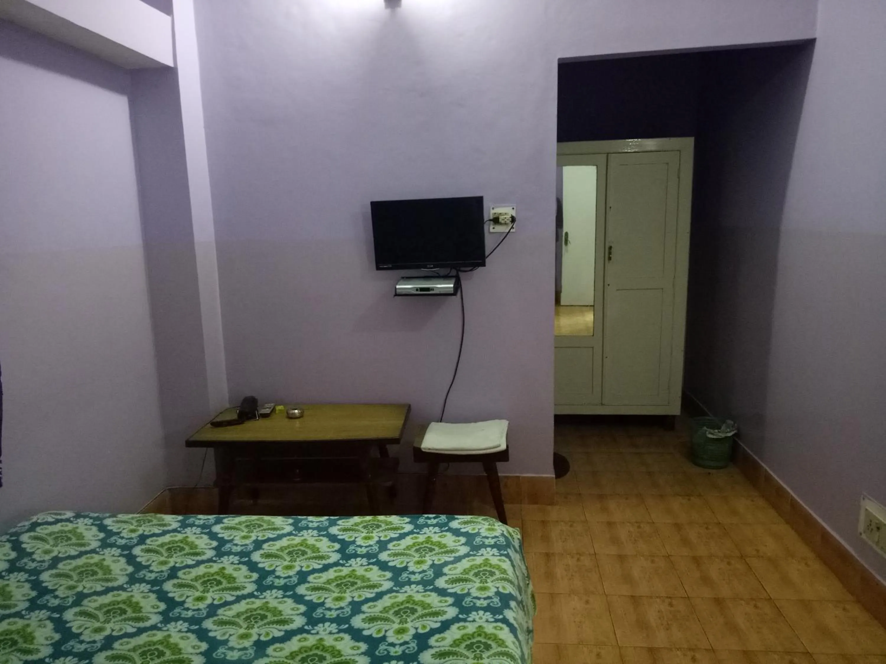 TV and multimedia, Bed in Hotel Kameng