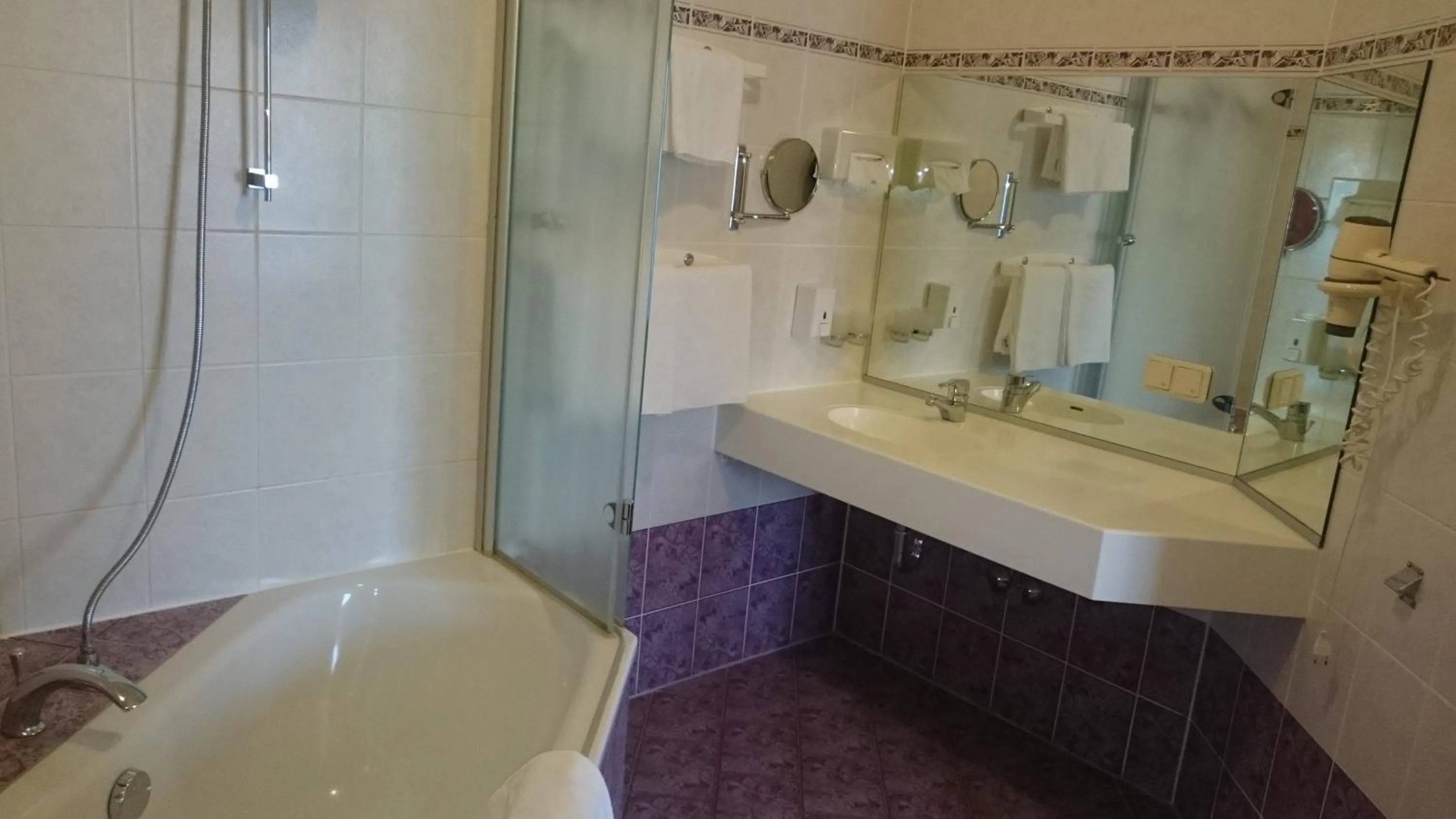 Bathroom in Landhotel Krausnick