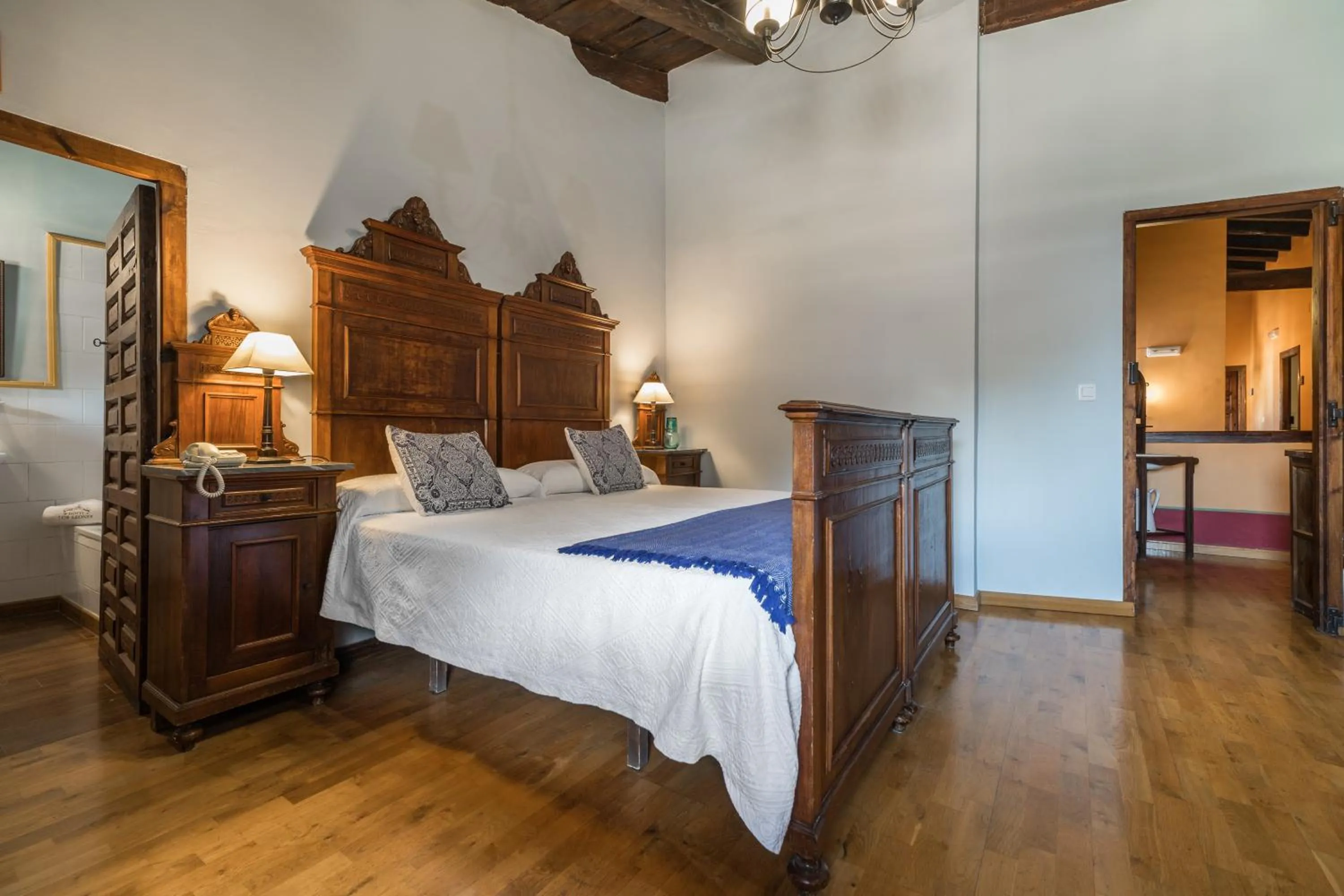 Bed in Hotel Los Leones - Adults Only