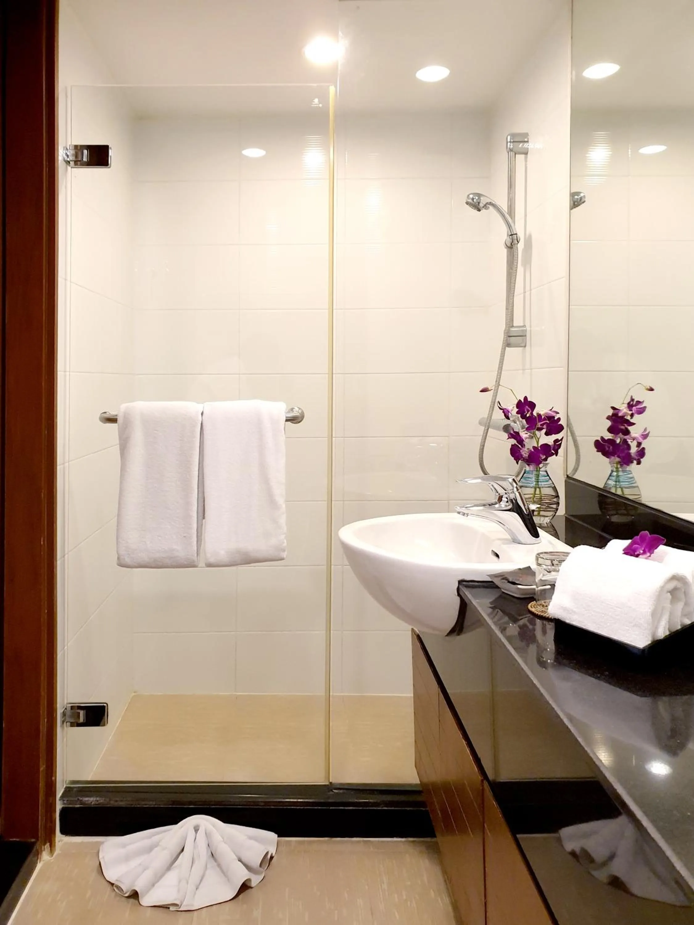 Shower in FuramaXclusive Sathorn, Bangkok